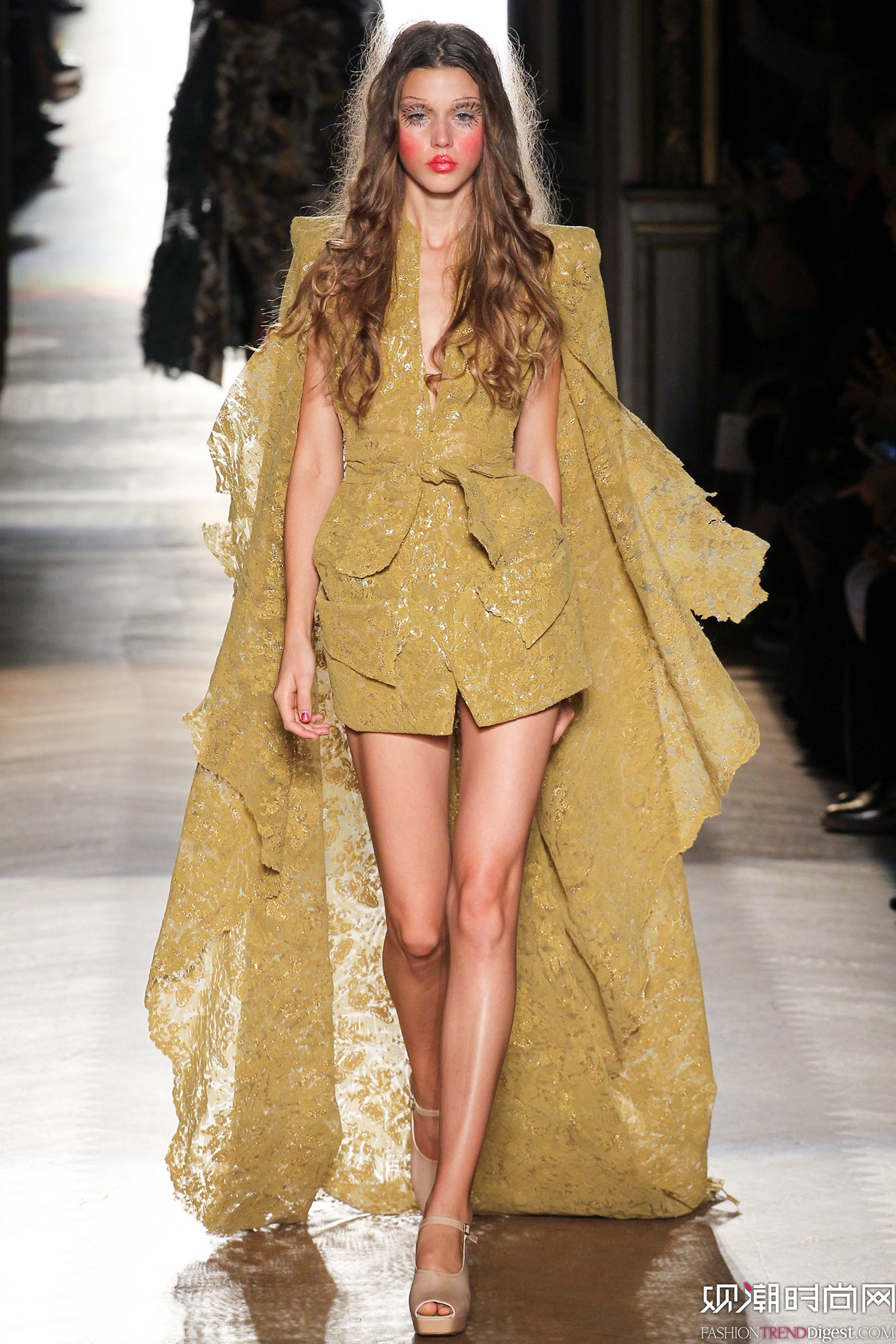 Vivienne Westwood 2015���İ���ʱװ���㳡����ͼƬ