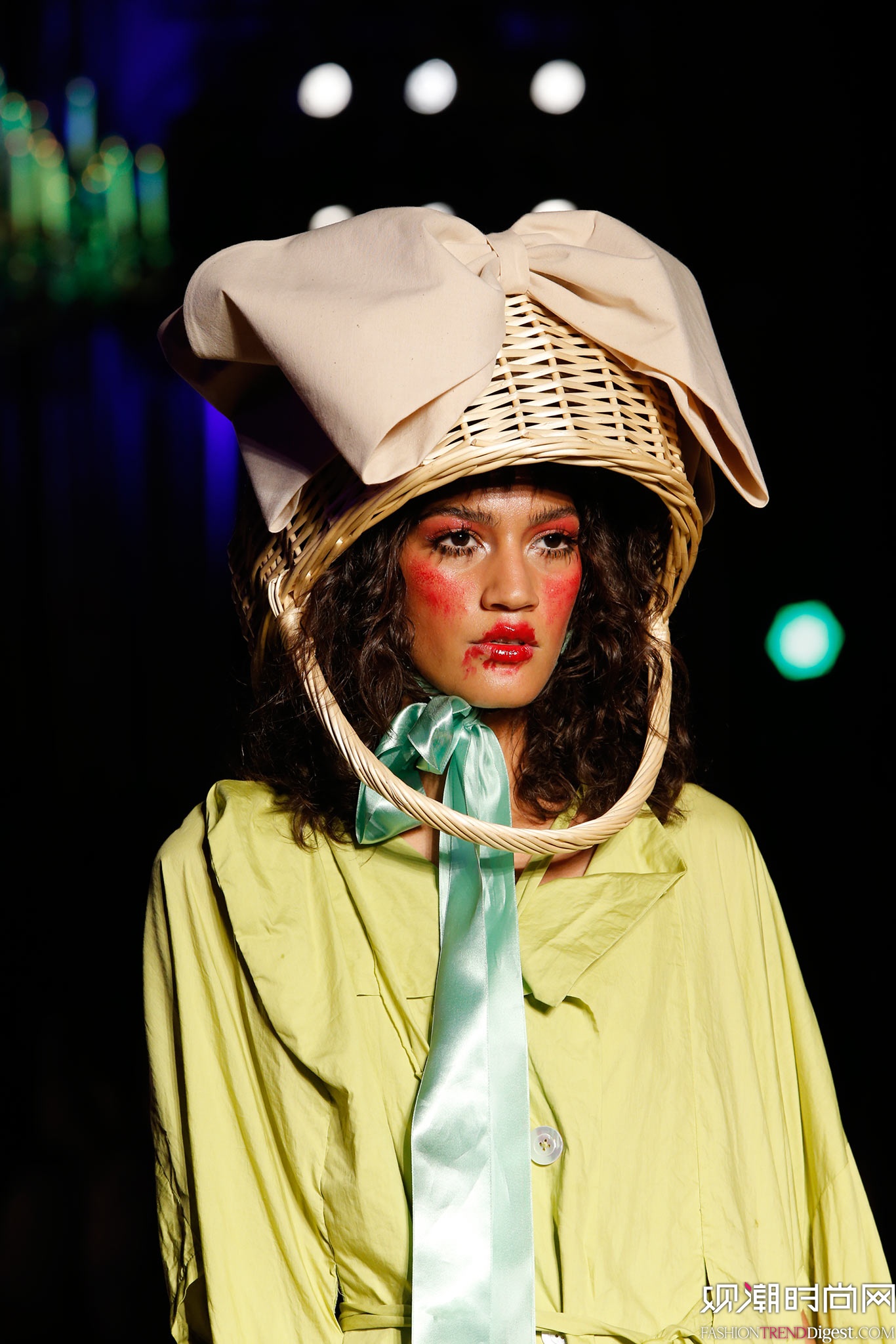 Vivienne Westwood 2015���İ���ʱװ���㳡����ͼƬ