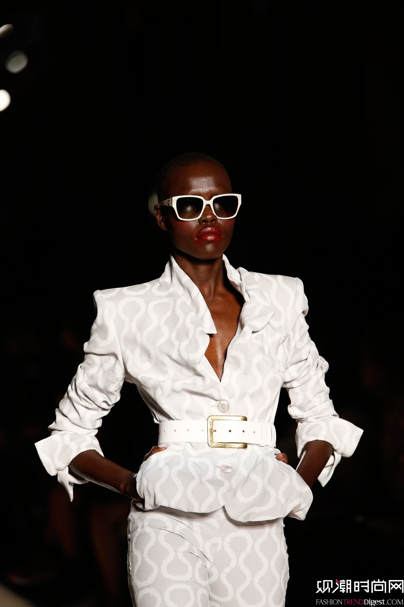 Vivienne Westwood 2015���İ���ʱװ���㳡����ͼƬ