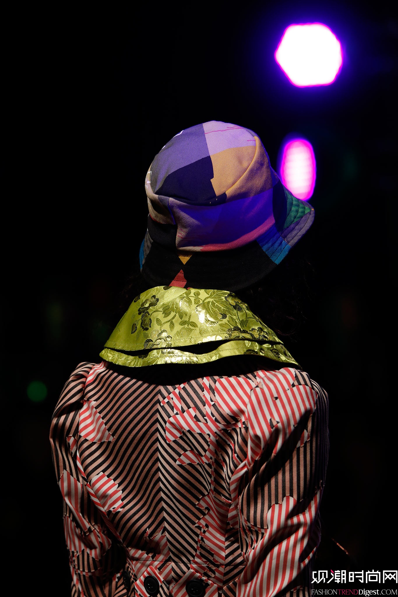 Vivienne Westwood 2015���İ���ʱװ���㳡����ͼƬ