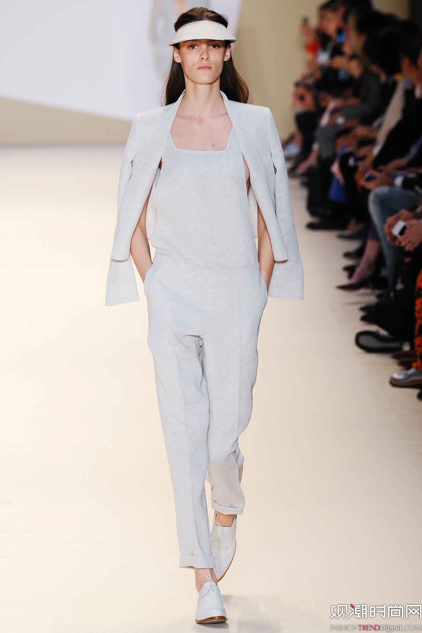 Akris 2015İrbDƬ
