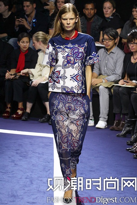 Sacai 2015İrbDƬ