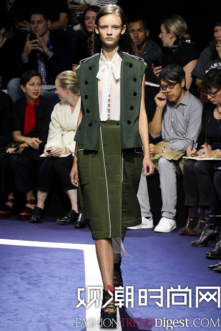 Sacai 2015İrbDƬ