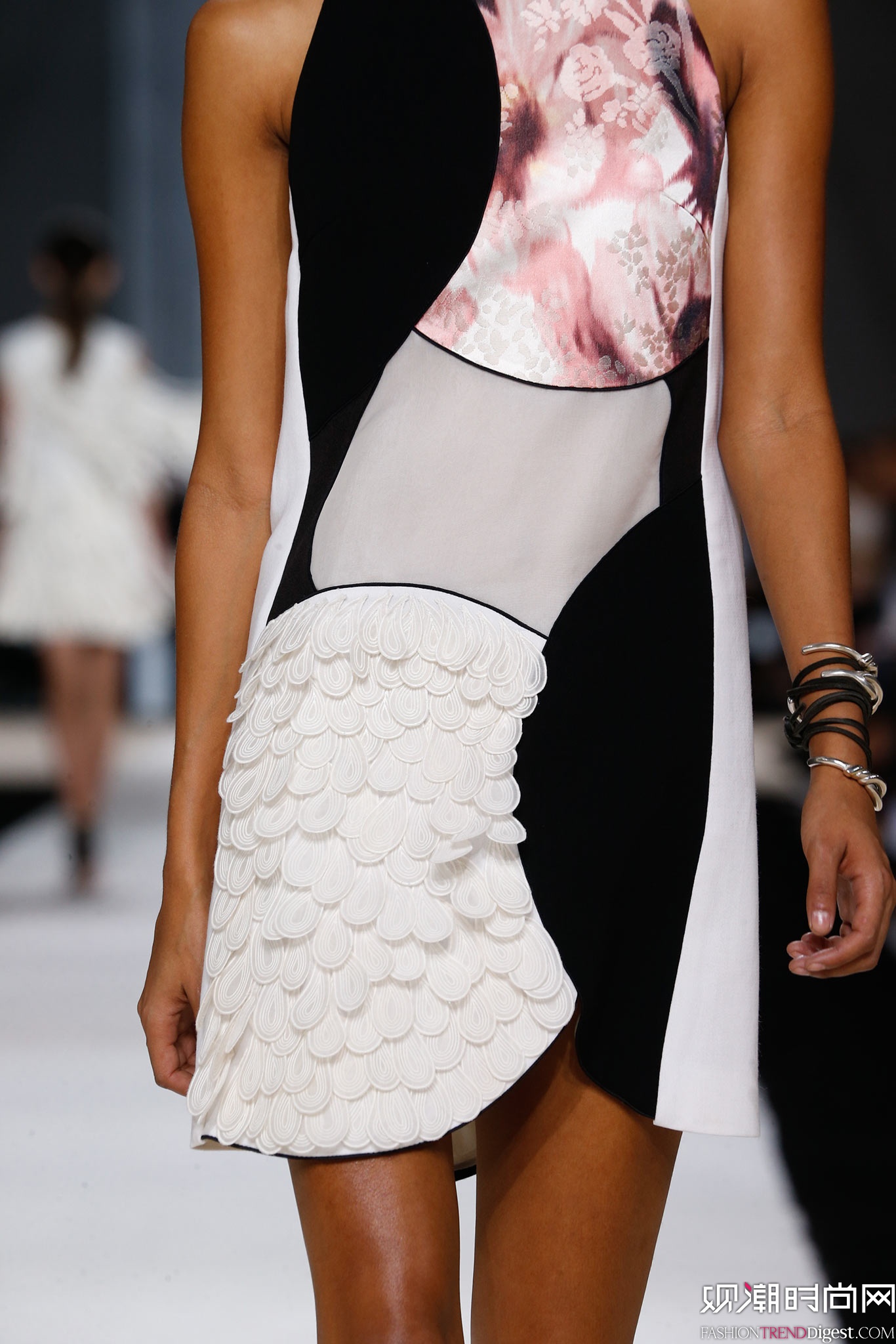 Giambattista Valli 2015İʱװ㳡ͼƬ