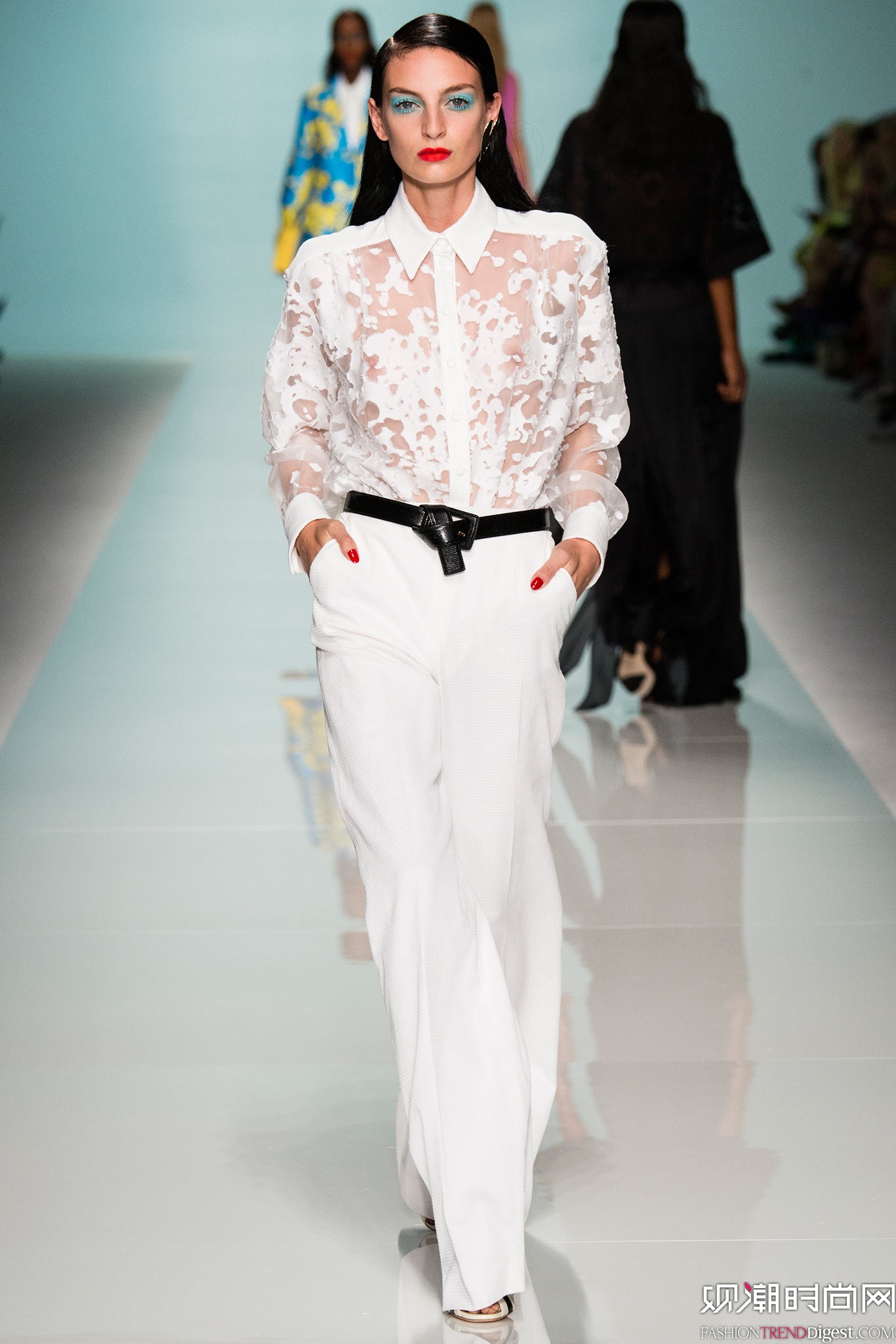 Emanuel Ungaro 2015İrbDƬ