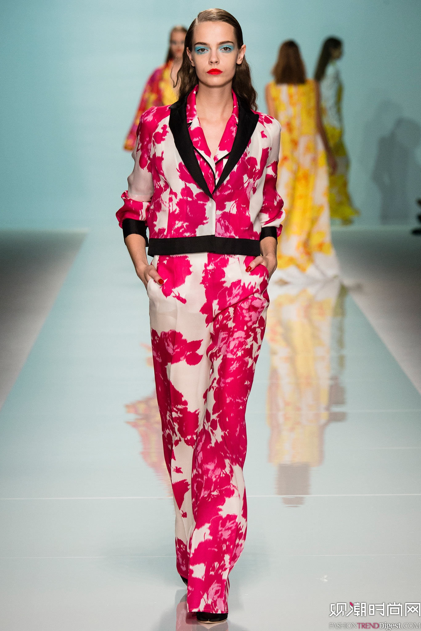 Emanuel Ungaro 2015İrbDƬ