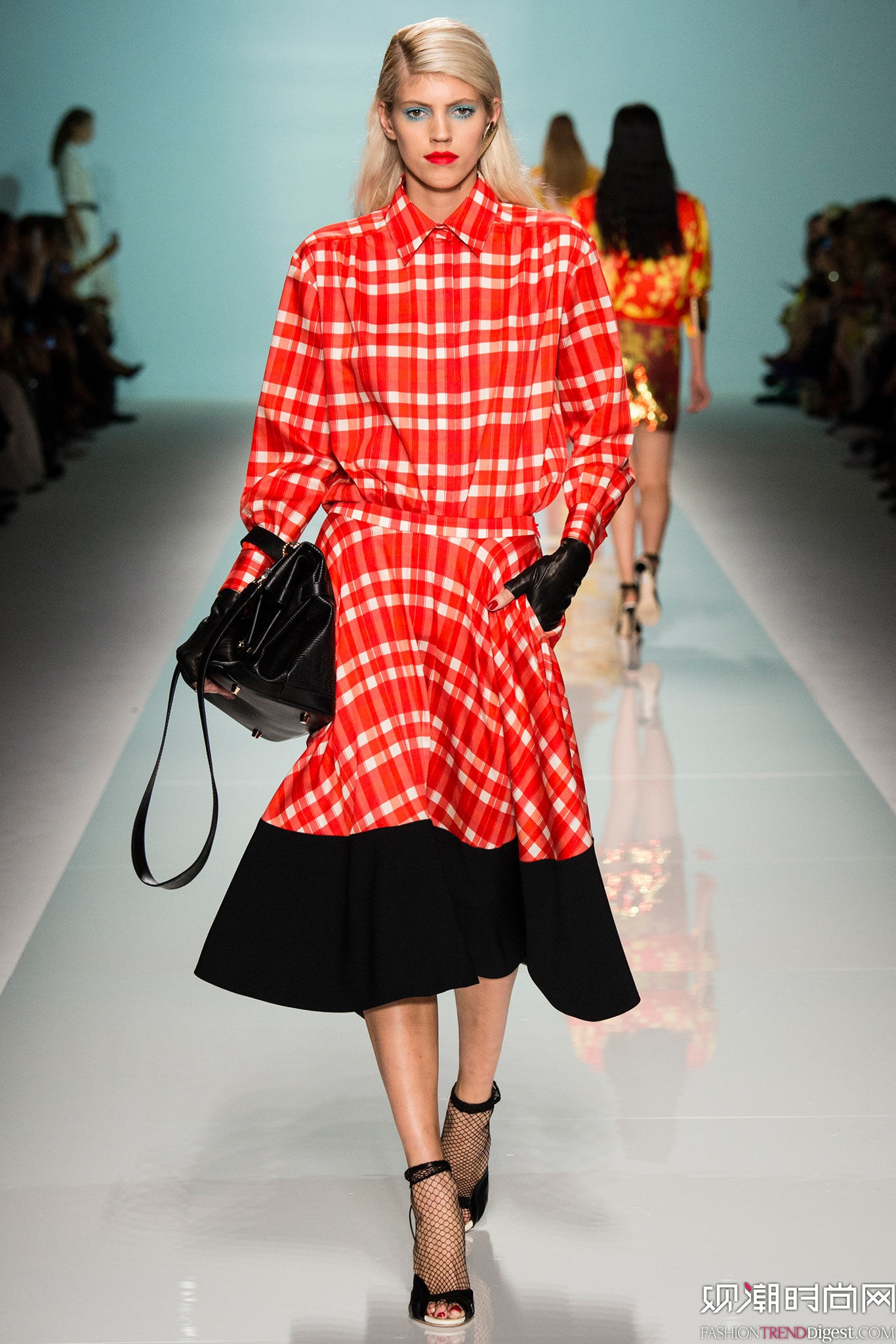 Emanuel Ungaro 2015İr(sh)bDƬ