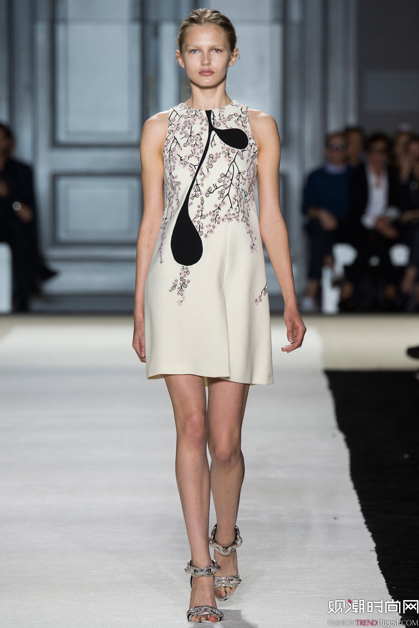 Giambattista Valli 2015İʱװ㳡ͼƬ