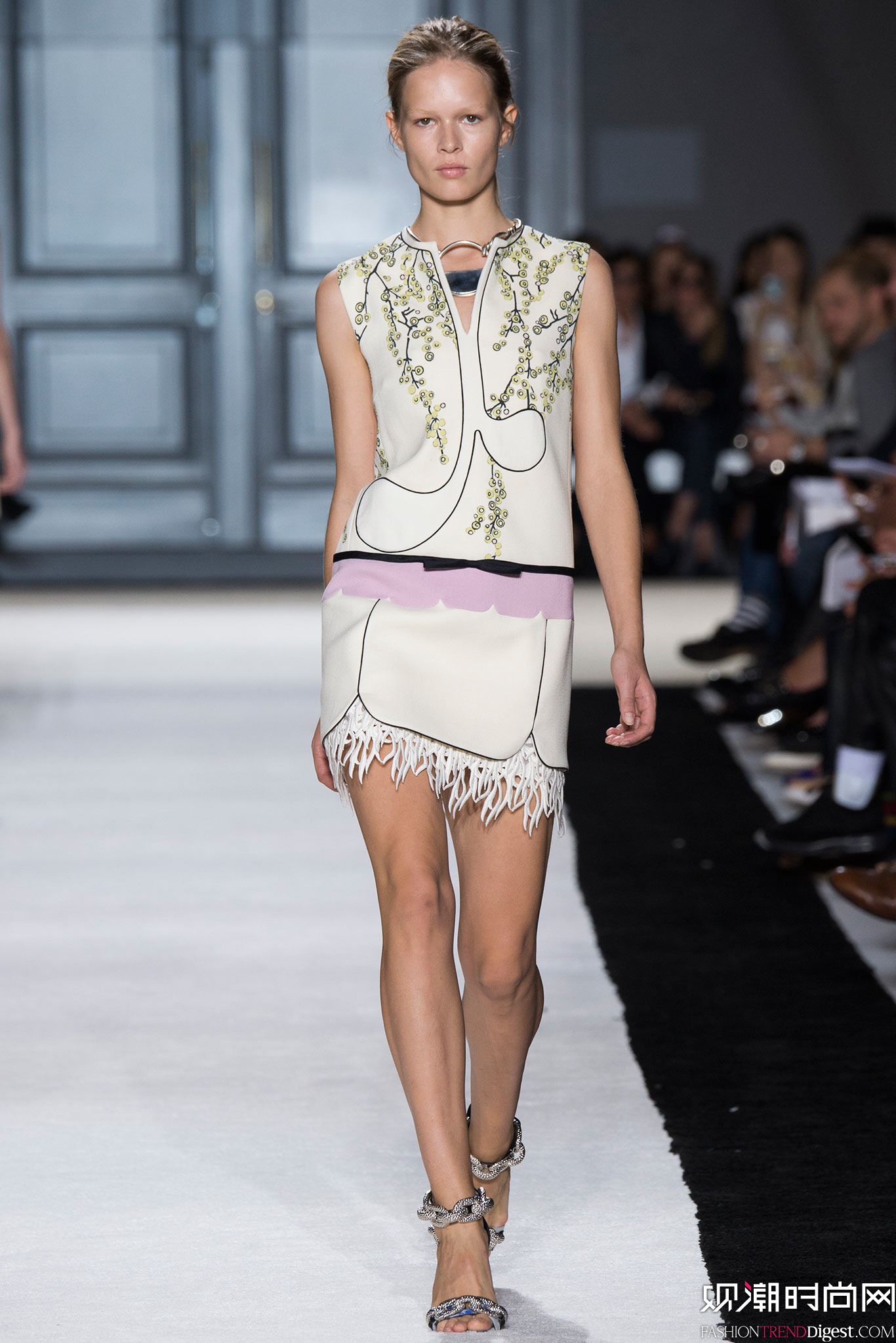 Giambattista Valli 2015İʱװ㳡ͼƬ