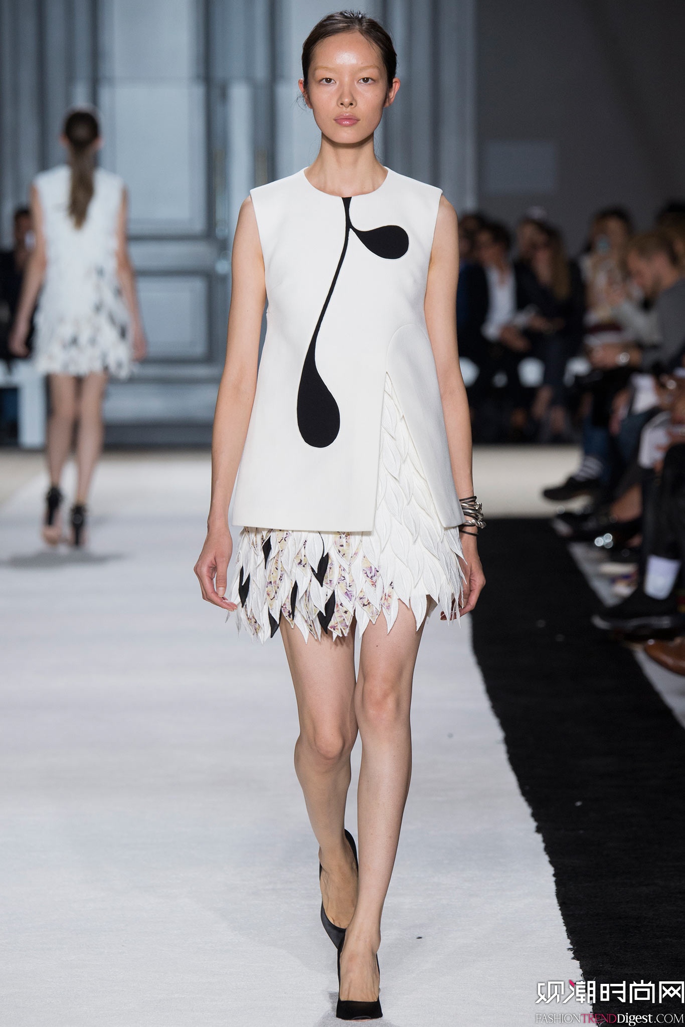 Giambattista Valli 2015İʱװ㳡ͼƬ