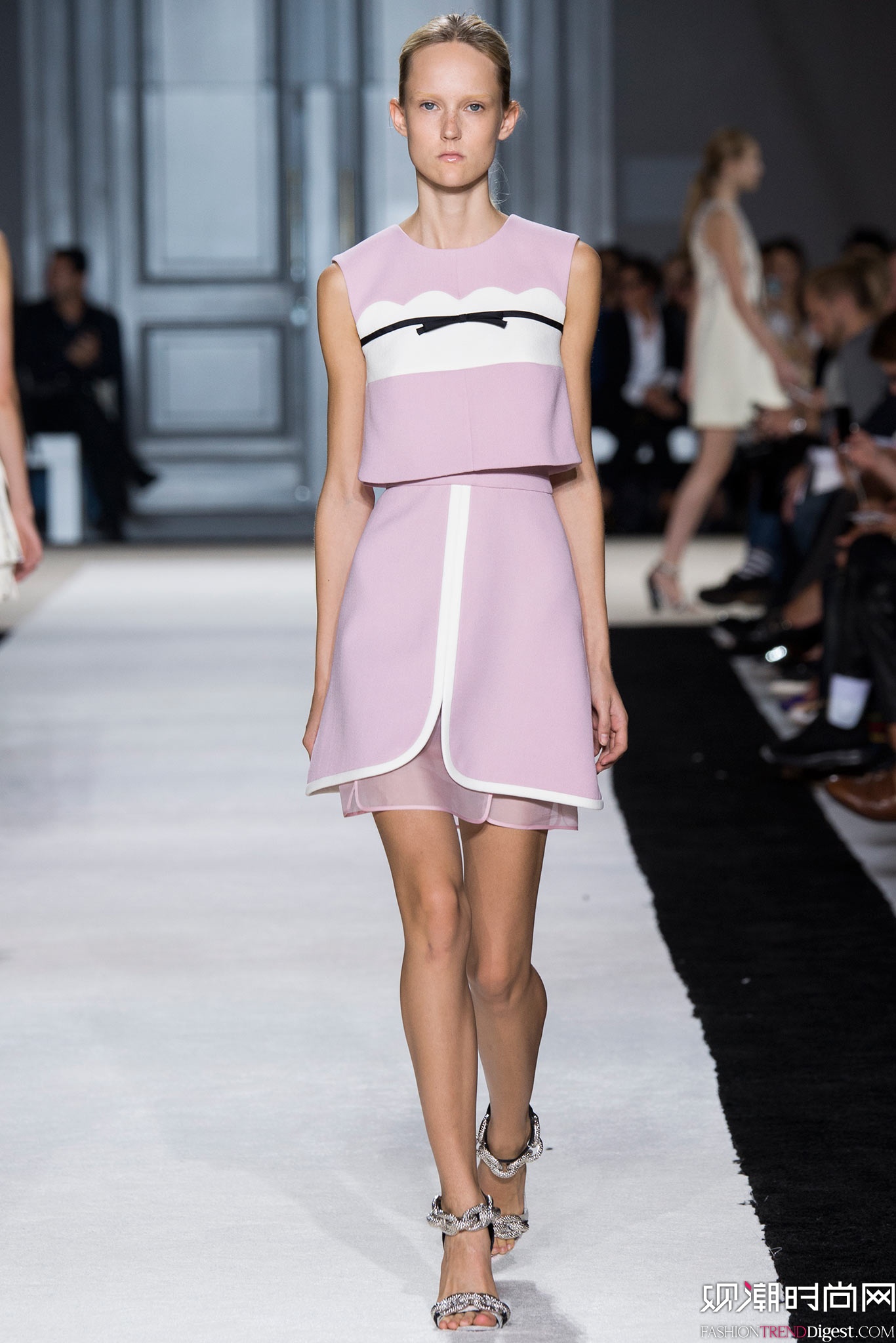 Giambattista Valli 2015İʱװ㳡ͼƬ