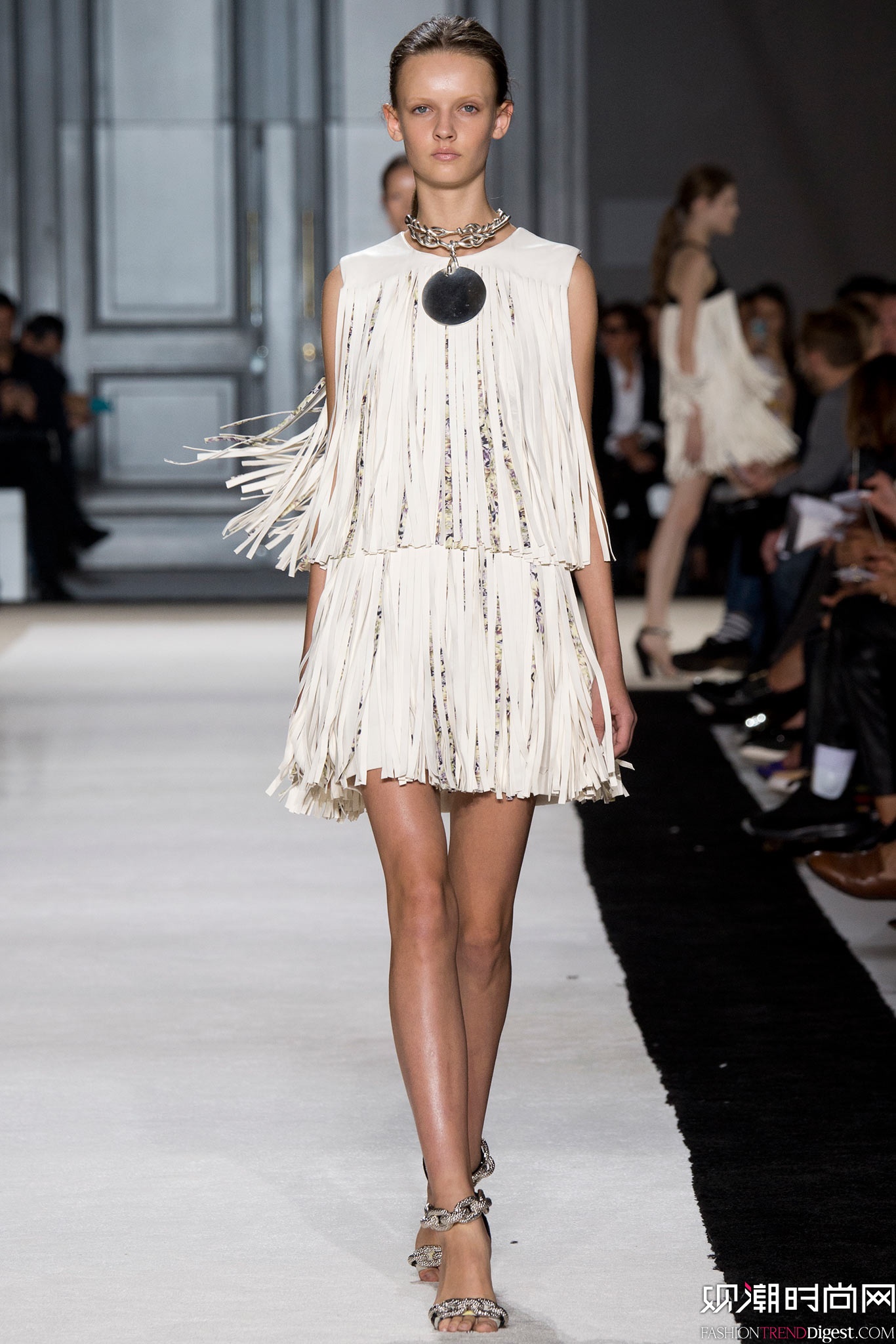 Giambattista Valli 2015İʱװ㳡ͼƬ