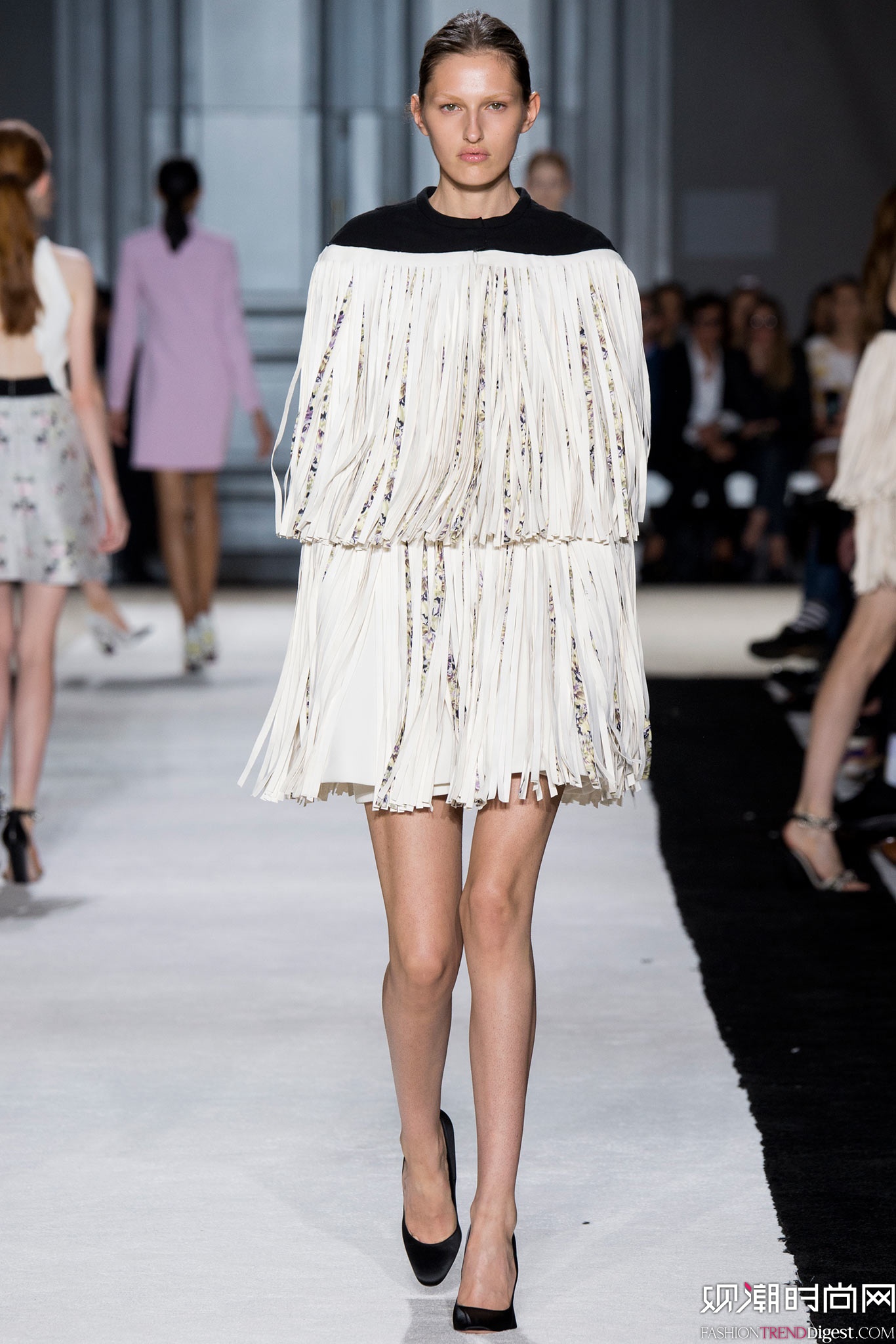 Giambattista Valli 2015İʱװ㳡ͼƬ