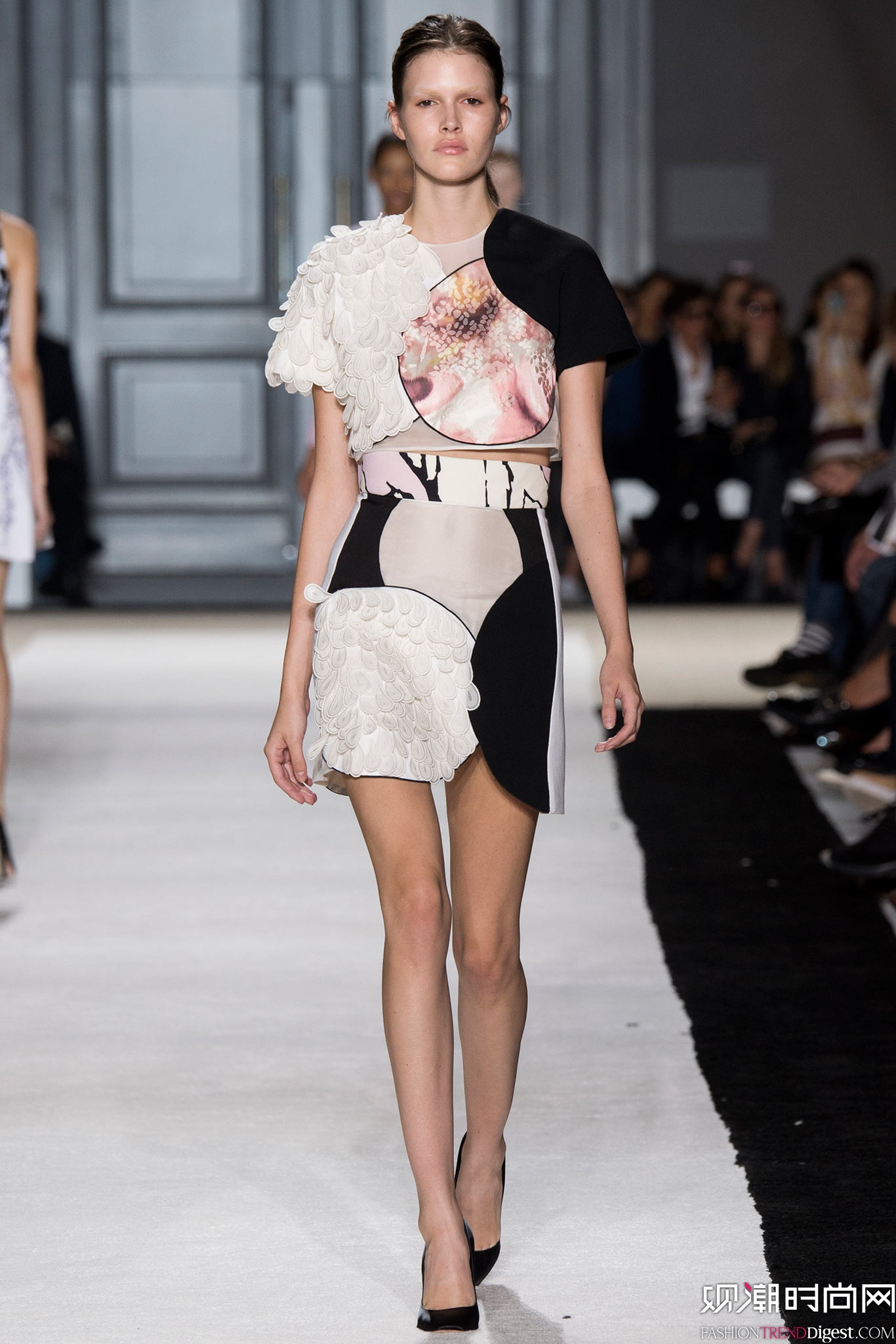 Giambattista Valli 2015İʱװ㳡ͼƬ