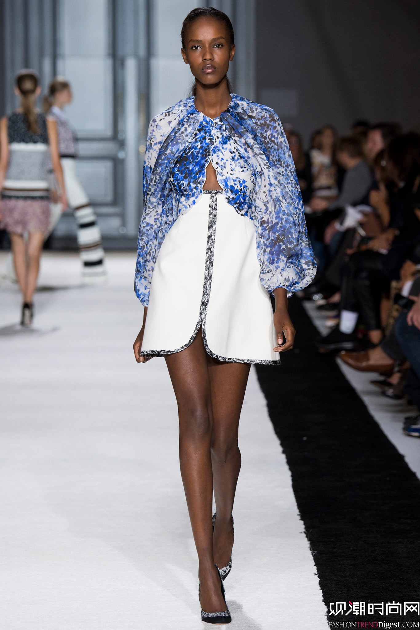 Giambattista Valli 2015İʱװ㳡ͼƬ