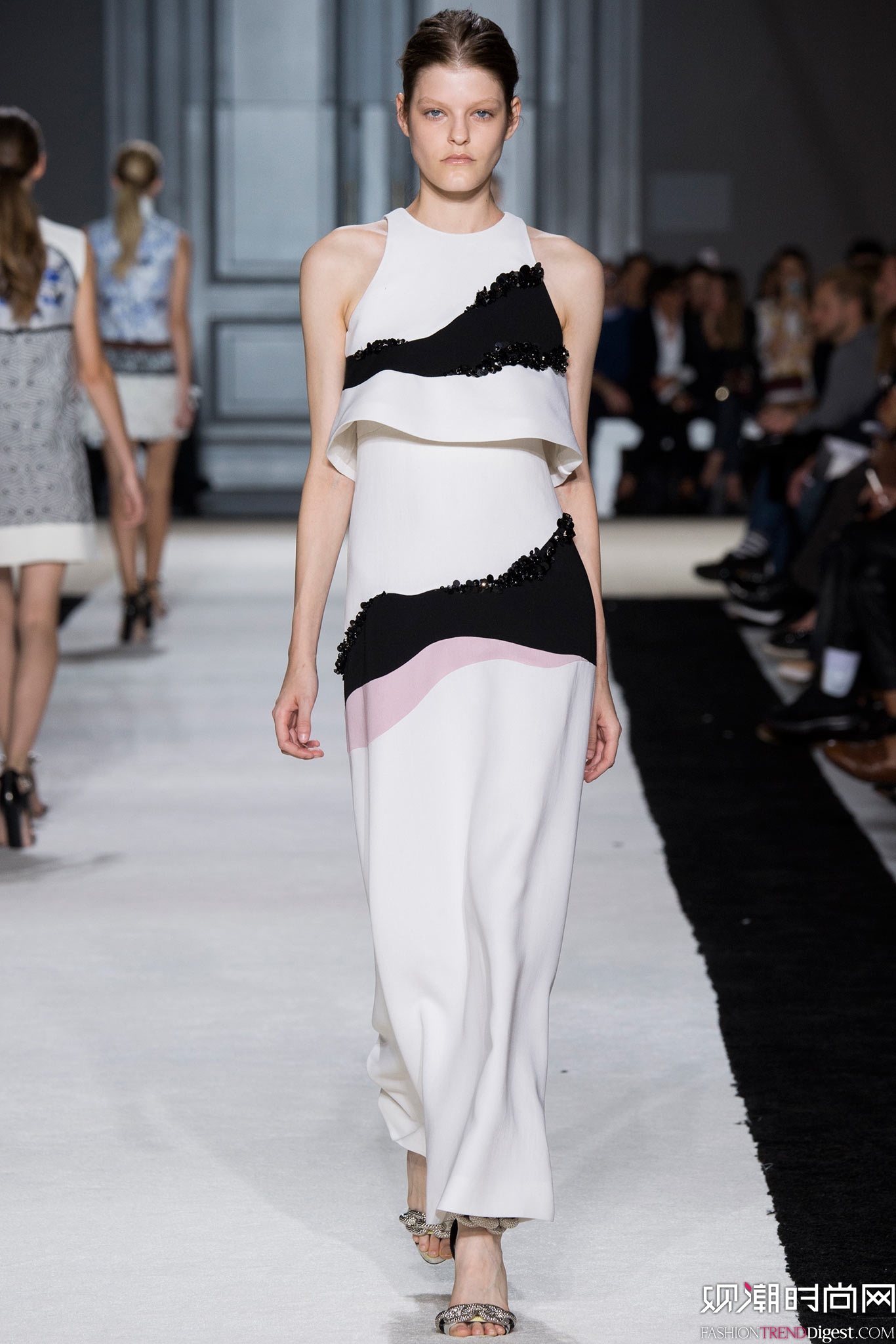 Giambattista Valli 2015İʱװ㳡ͼƬ