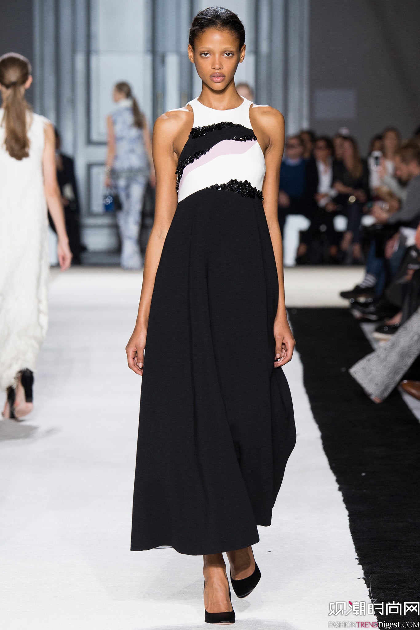 Giambattista Valli 2015İʱװ㳡ͼƬ