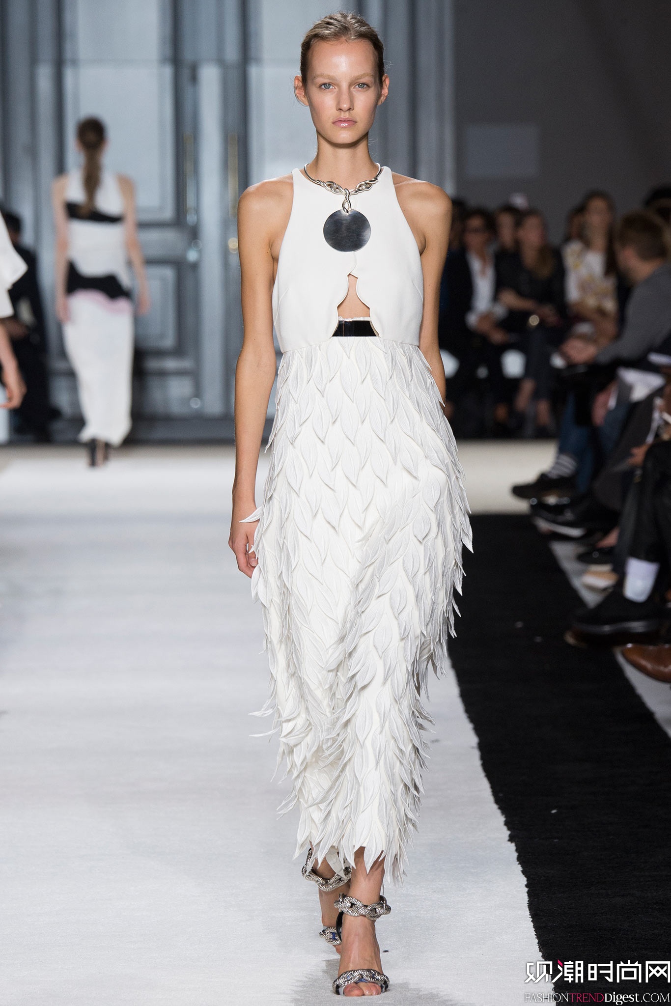 Giambattista Valli 2015İʱװ㳡ͼƬ