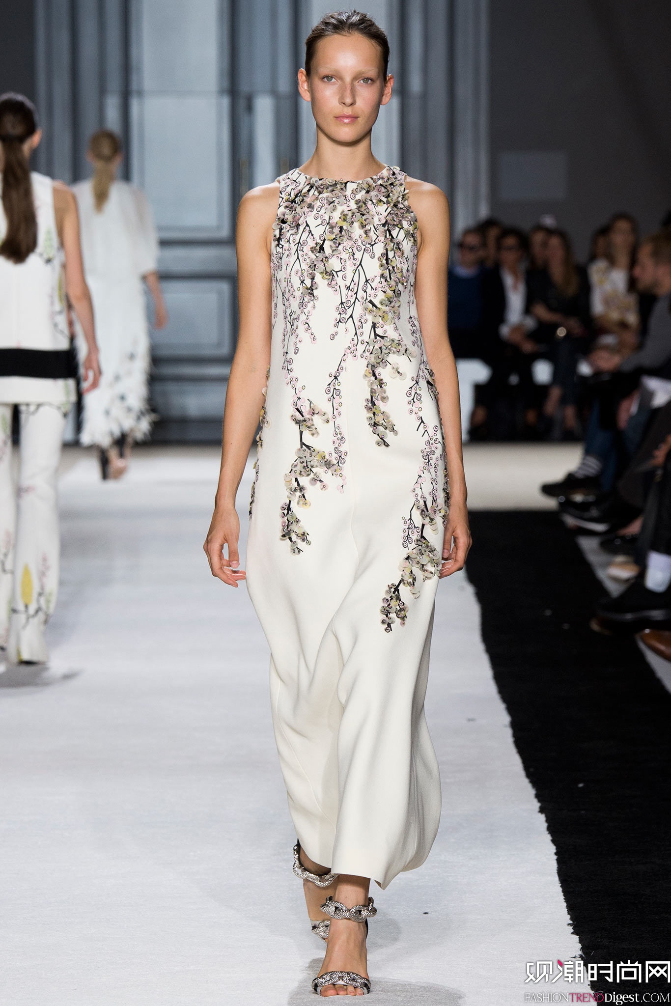 Giambattista Valli 2015İʱװ㳡ͼƬ