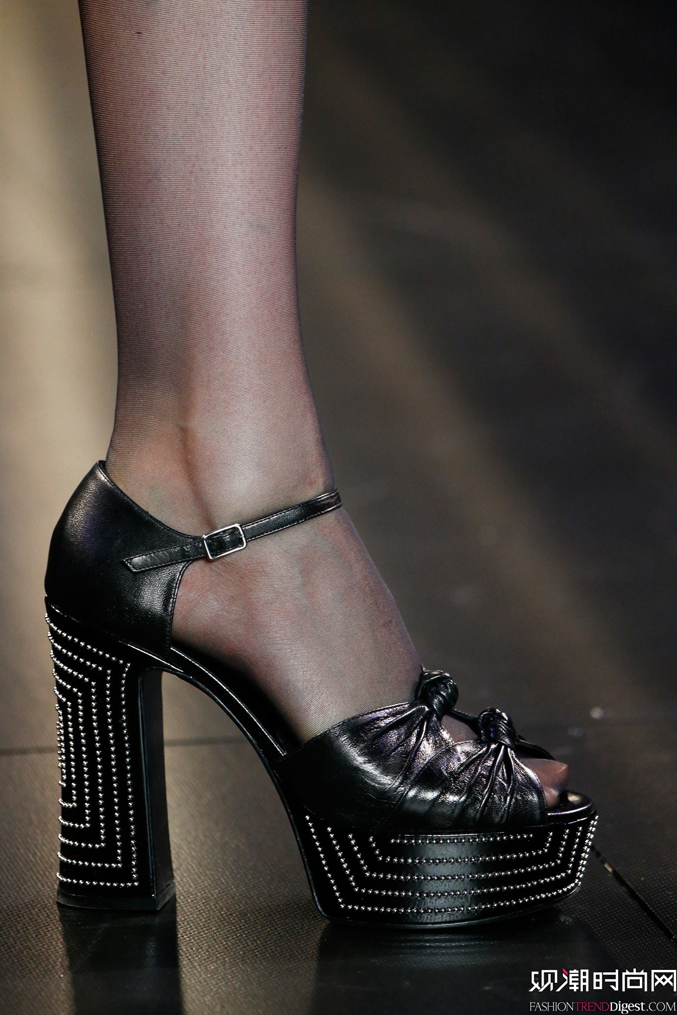 Saint Laurent 2015���İ���ʱװ���㳡����ͼƬ