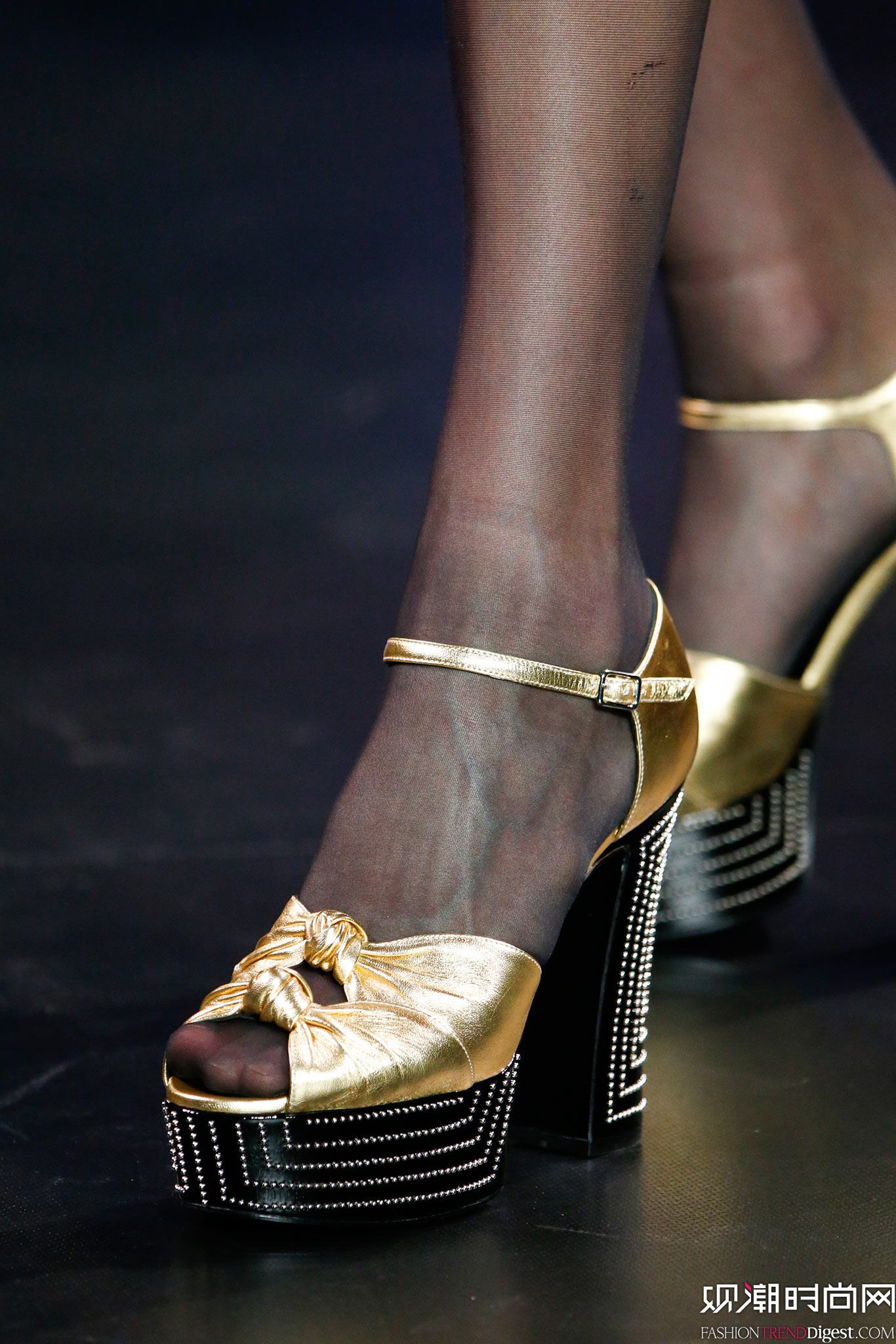 Saint Laurent 2015���İ���ʱװ���㳡����ͼƬ