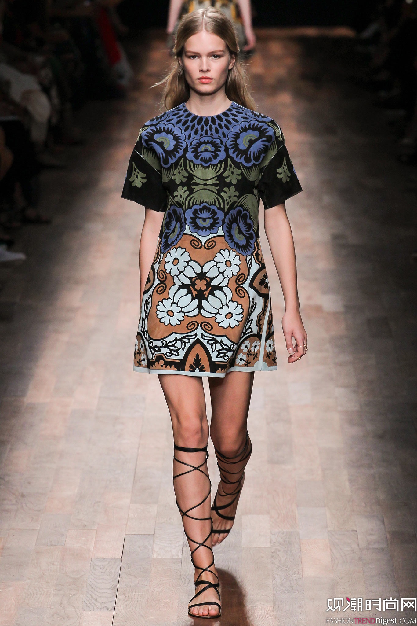 Valentino 2015İʱװ㳡ͼƬ