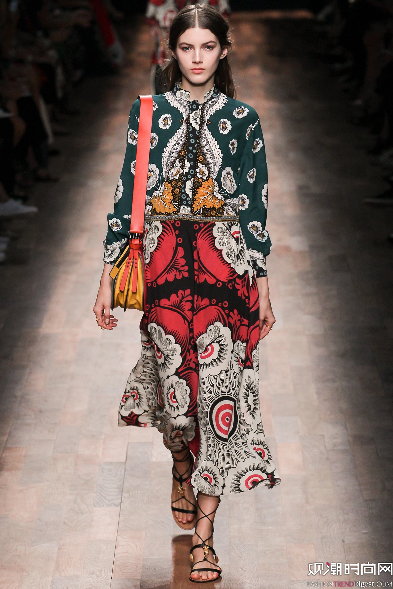 Valentino 2015İʱװ㳡ͼƬ