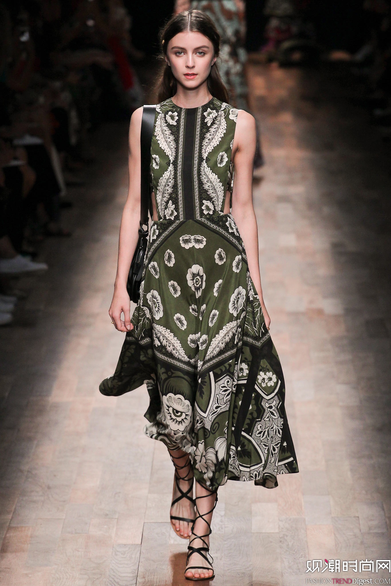 Valentino 2015İʱװ㳡ͼƬ