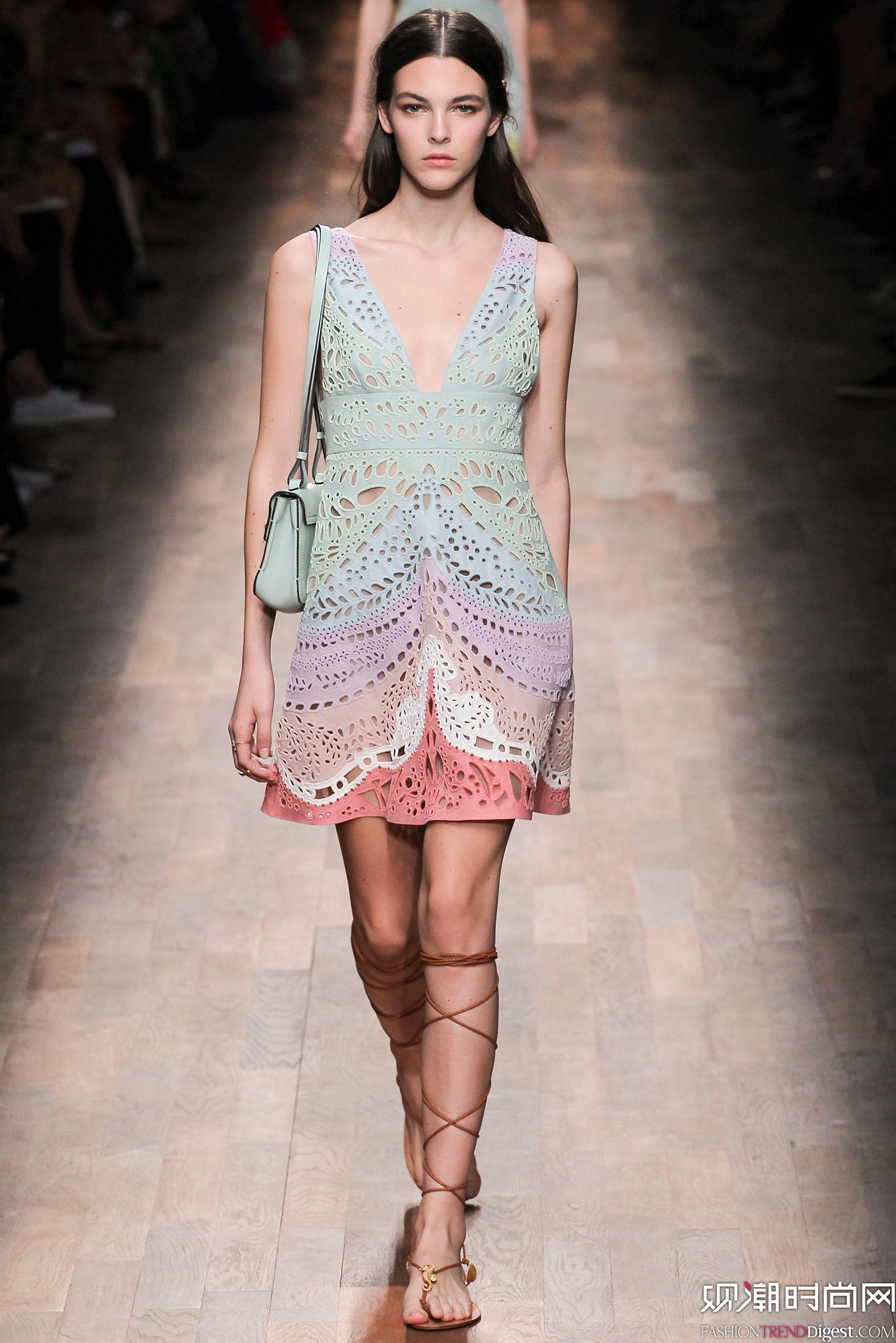 Valentino 2015İʱװ㳡ͼƬ