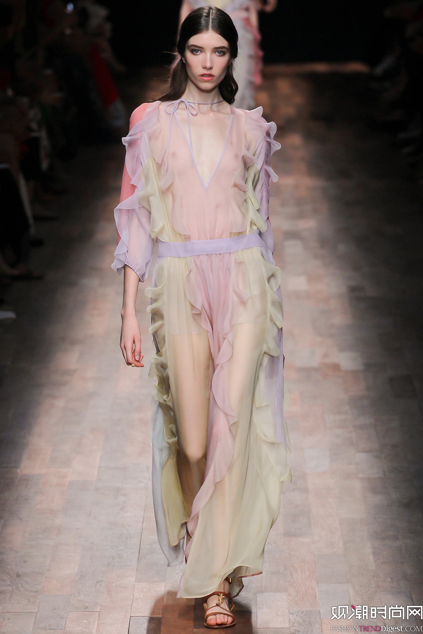 Valentino 2015İʱװ㳡ͼƬ