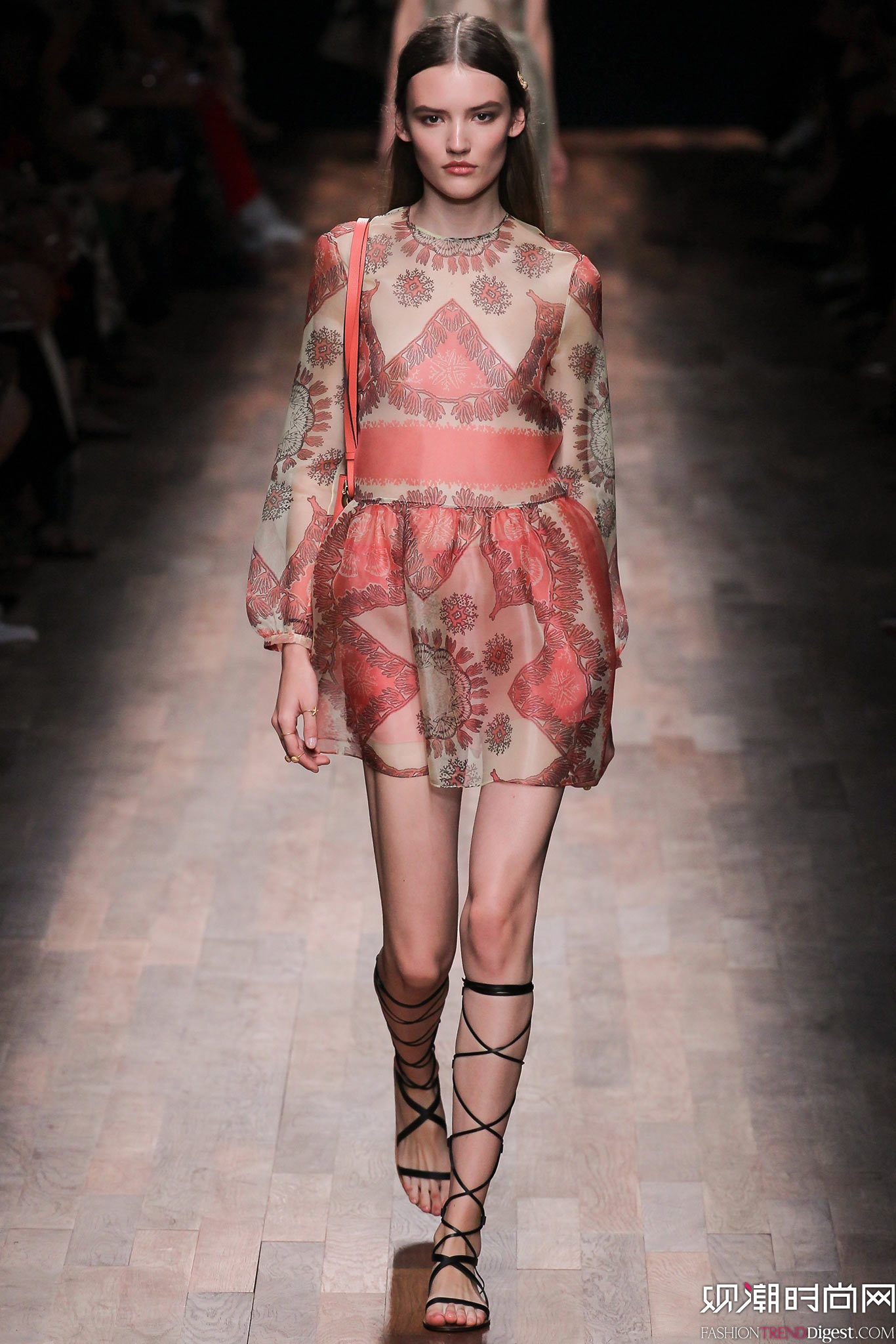 Valentino 2015İʱװ㳡ͼƬ