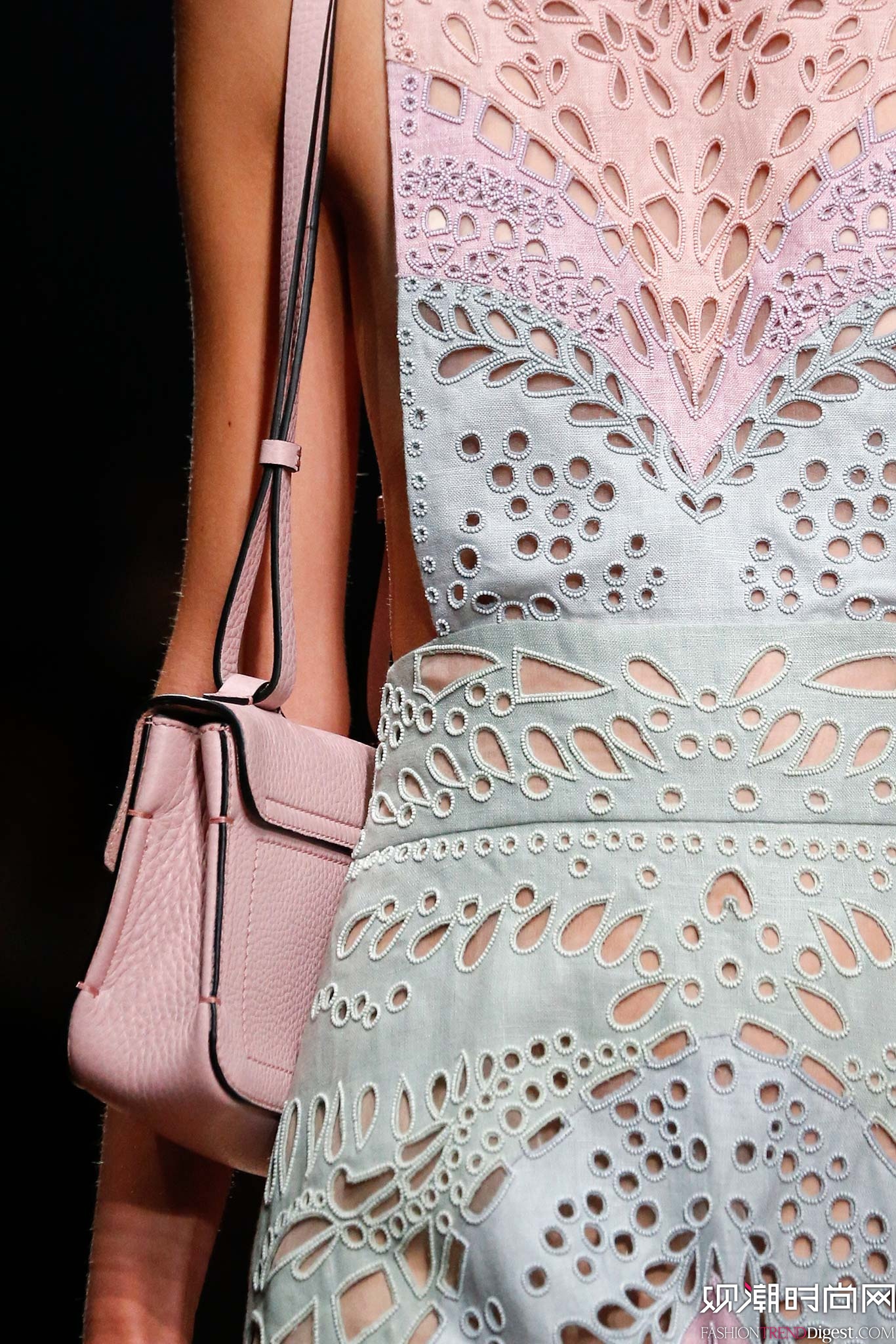 Valentino 2015İʱװ㳡ͼƬ