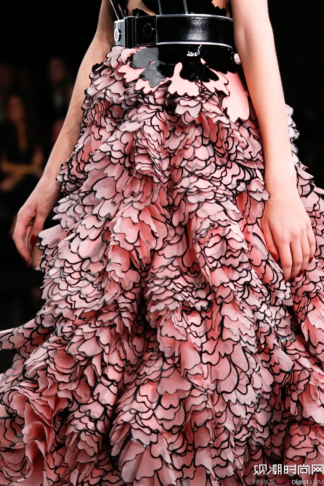 Alexander McQueen 2015İʱװ㳡ͼƬ