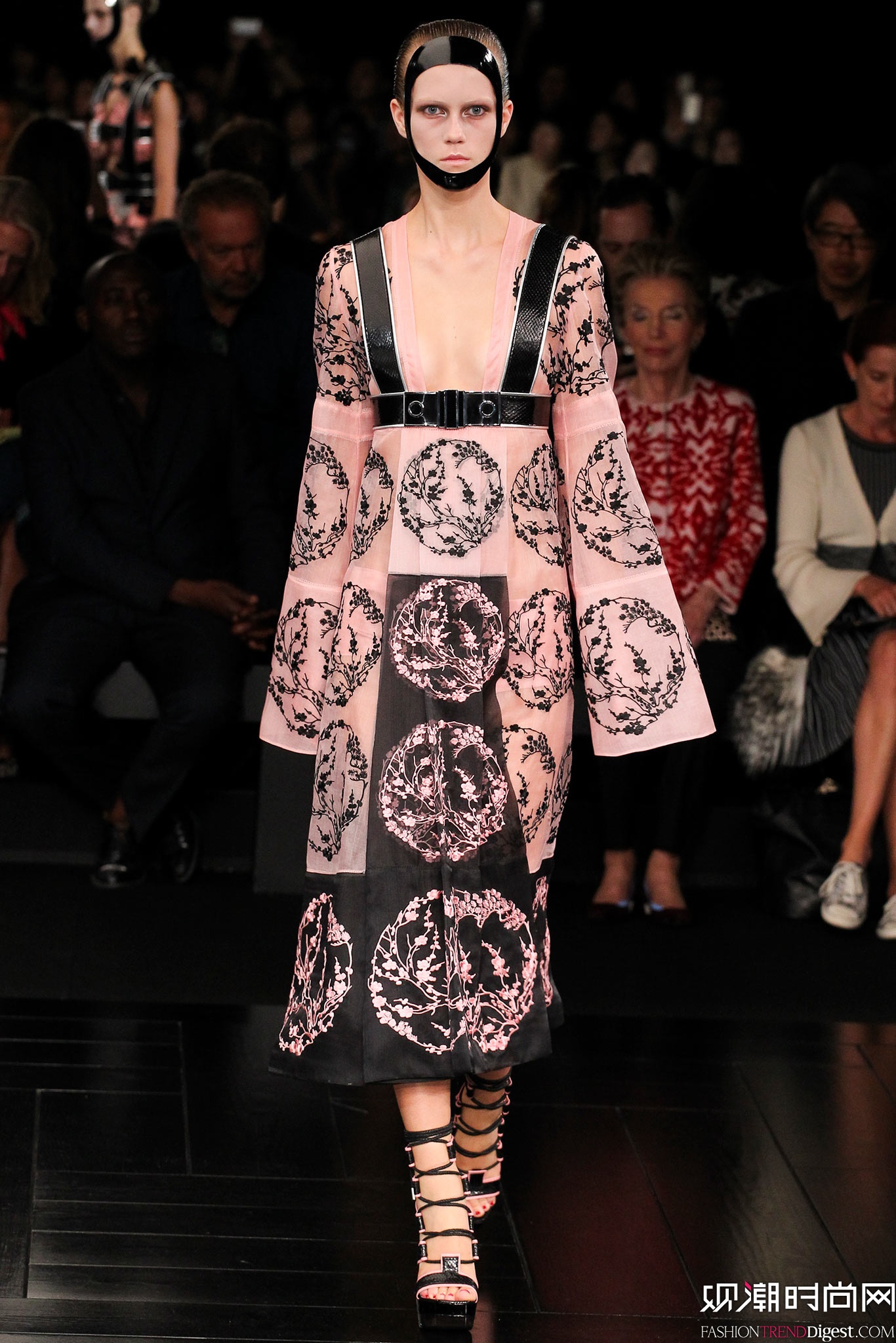 Alexander McQueen 2015İrbDƬ
