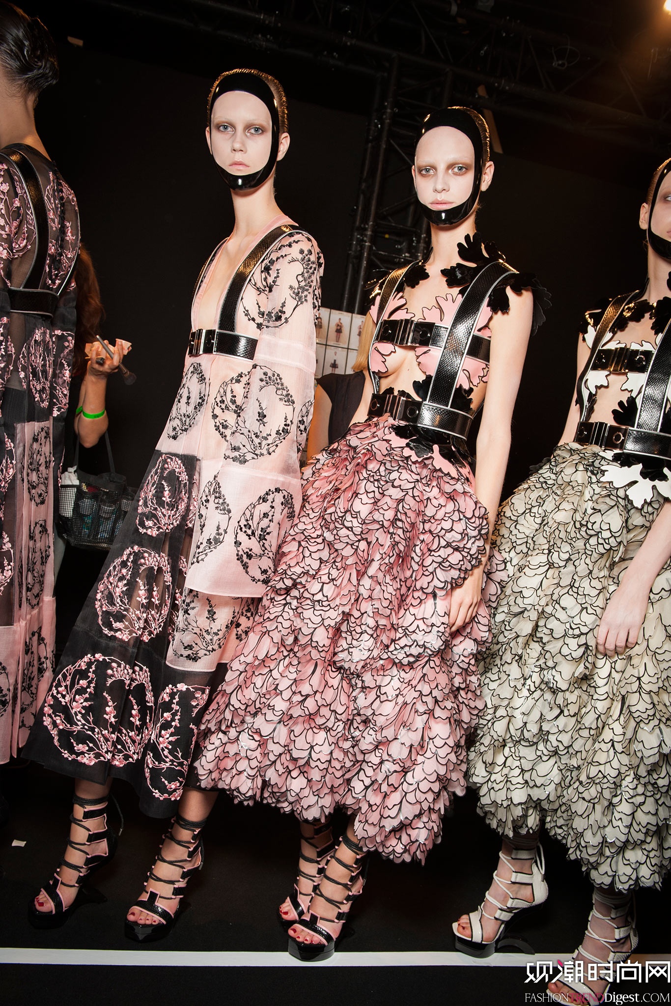 Alexander McQueen 2015İʱװ㳡ͼƬ