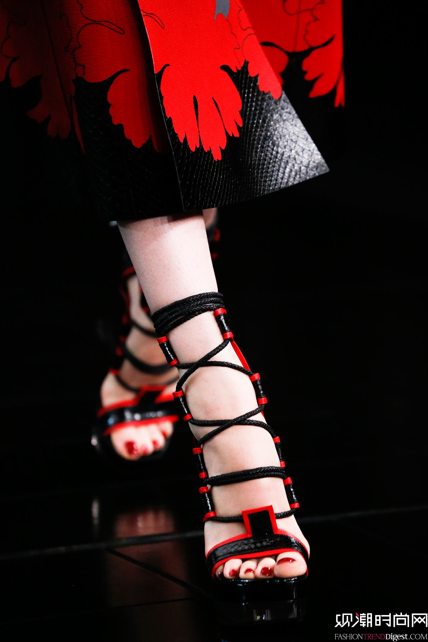 Alexander McQueen 2015İʱװ㳡ͼƬ