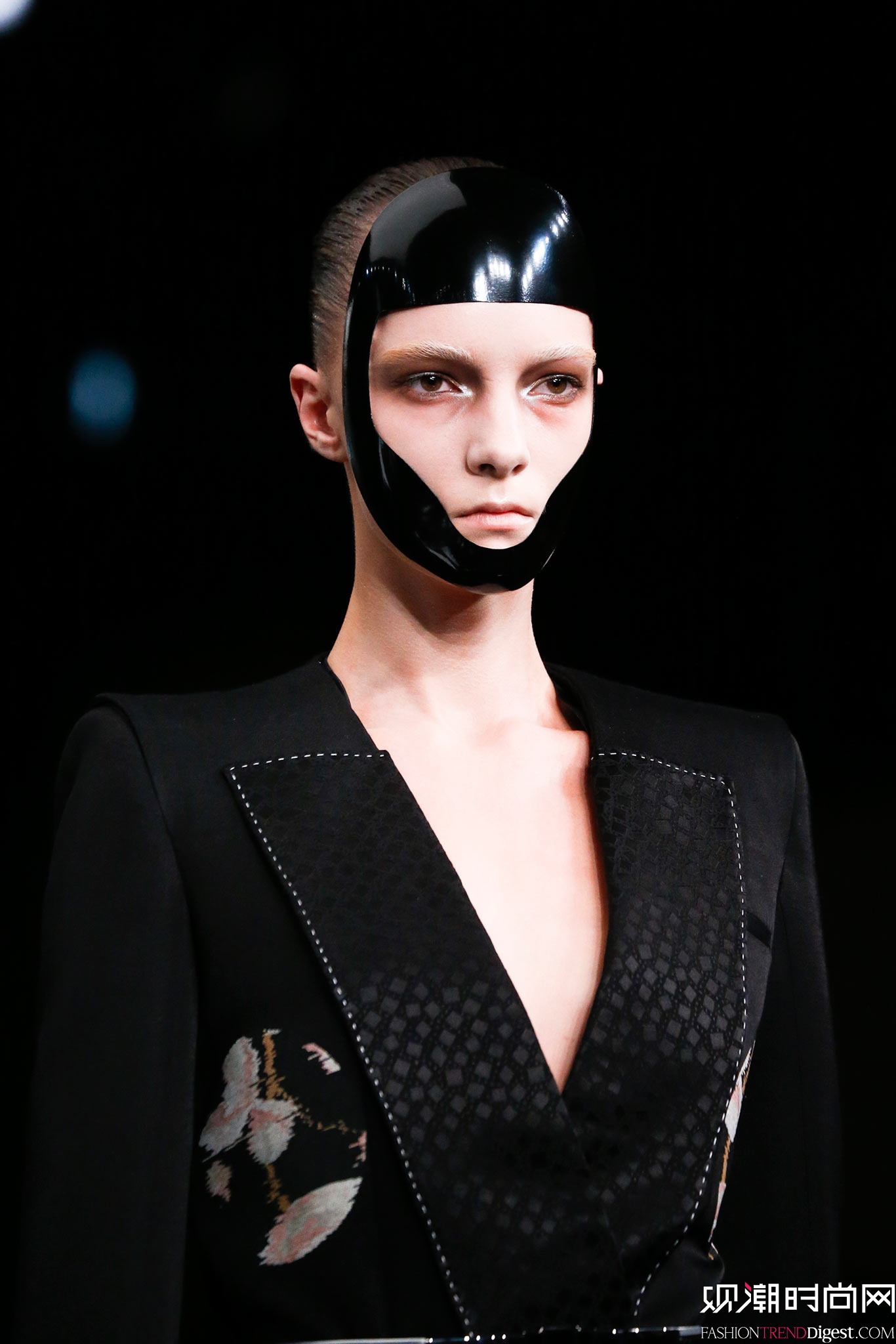 Alexander McQueen 2015İʱװ㳡ͼƬ