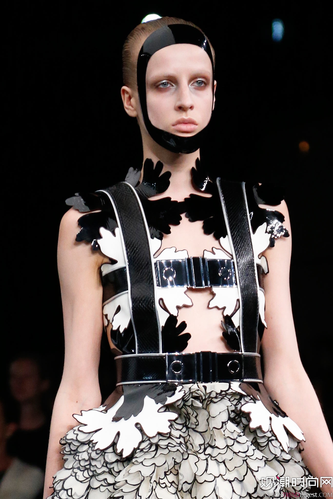 Alexander McQueen 2015İʱװ㳡ͼƬ