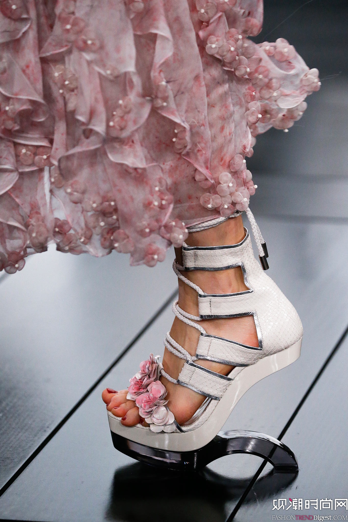 Alexander McQueen 2015İʱװ㳡ͼƬ