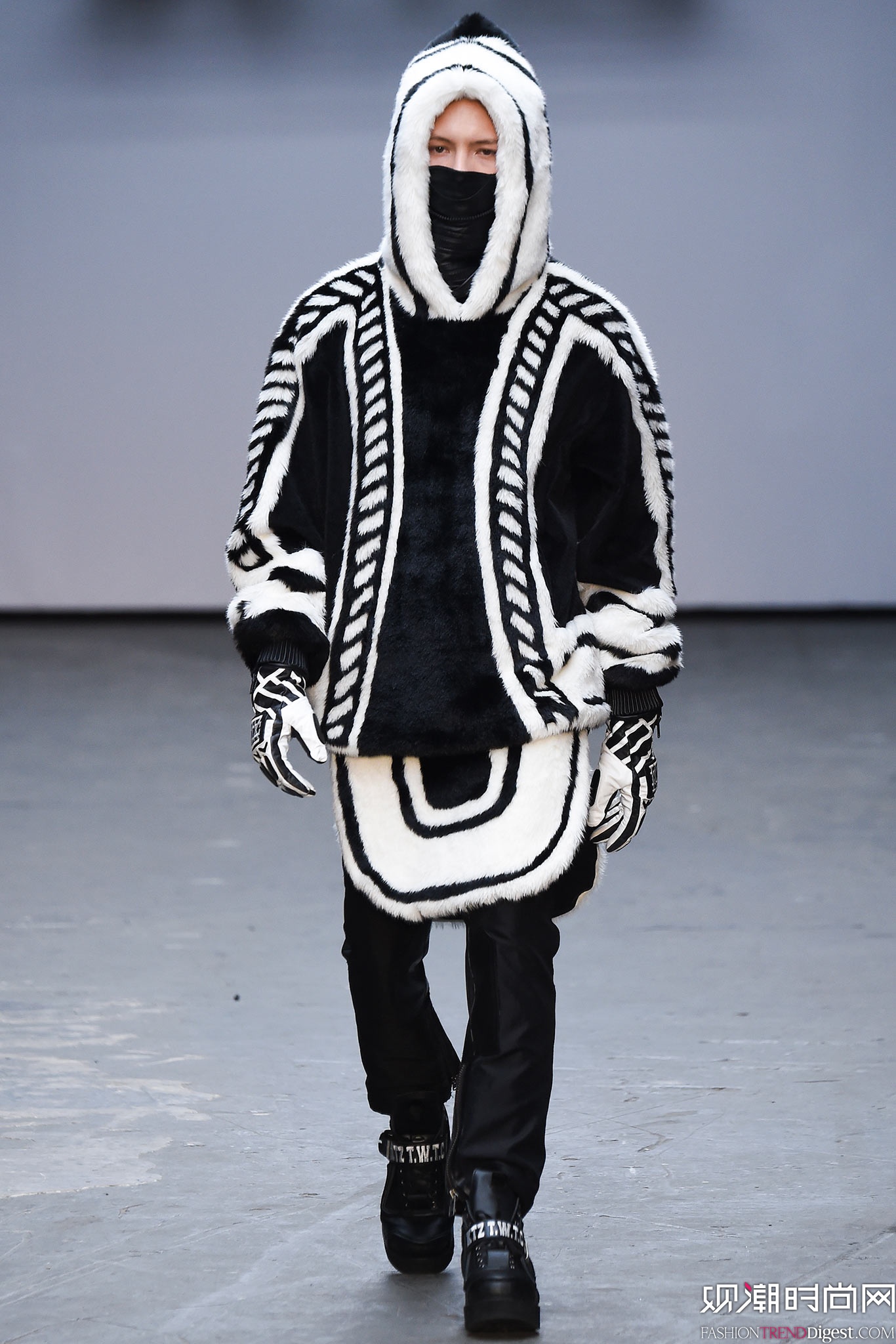 KTZ 2015ﶬbϵDƬ