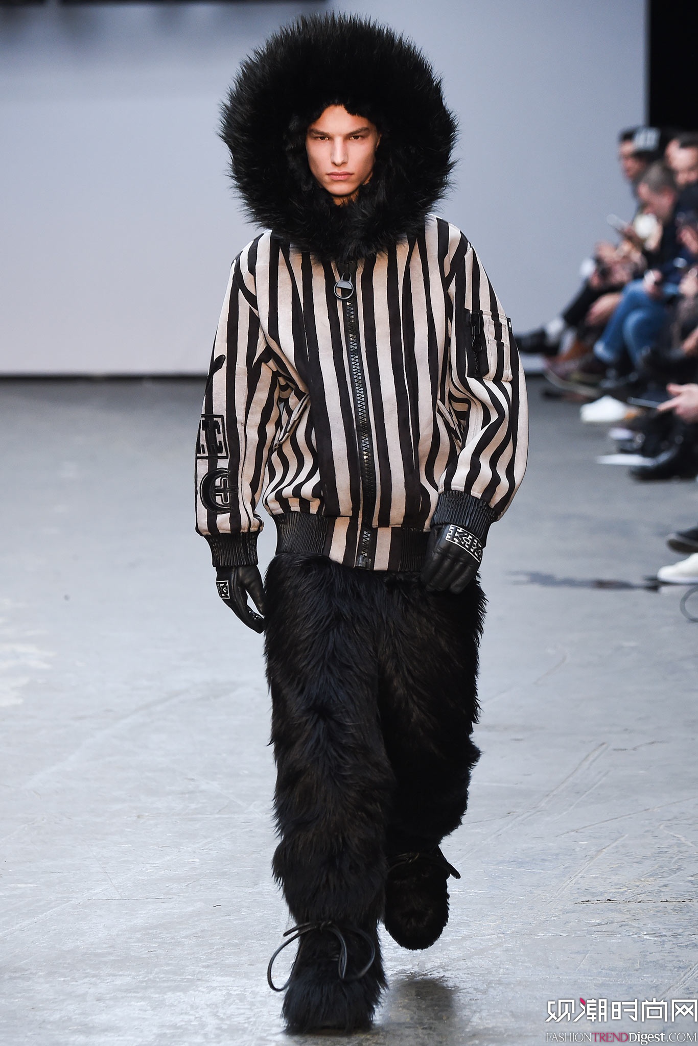 KTZ 2015ﶬװϵ㳡ͼƬ