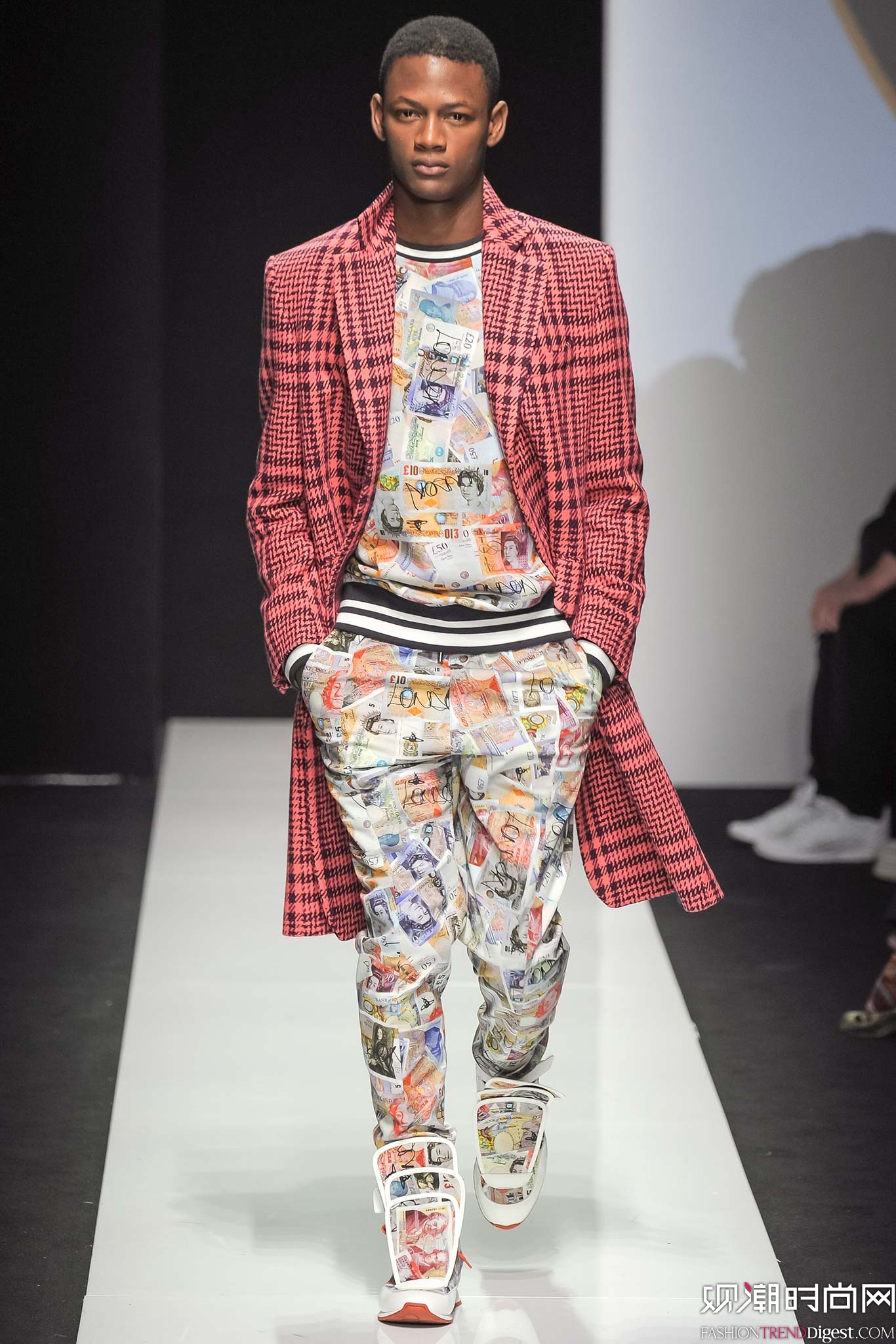 Vivienne Westwood 2015ﶬװϵ㳡ͼƬ