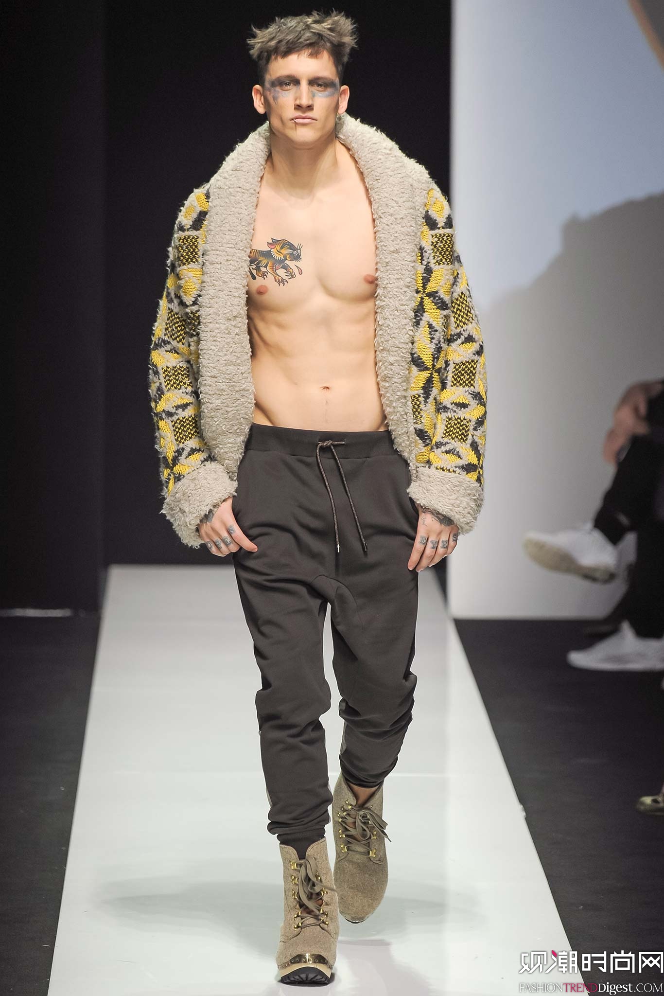 Vivienne Westwood 2015ﶬbϵ(chng)DƬ