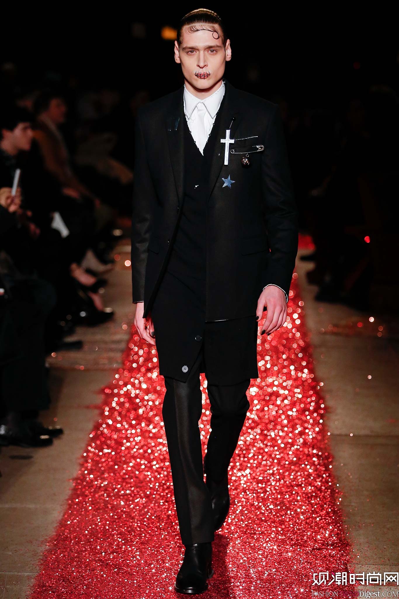 Givenchy 2015ﶬװϵ㳡ͼƬ