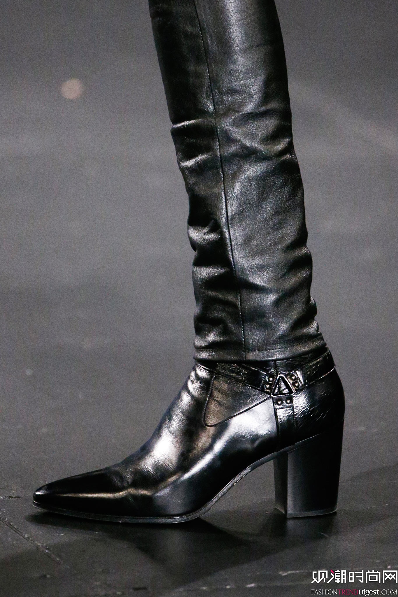 Saint Laurent 2015�ﶬ��װϵ���㳡����ͼƬ