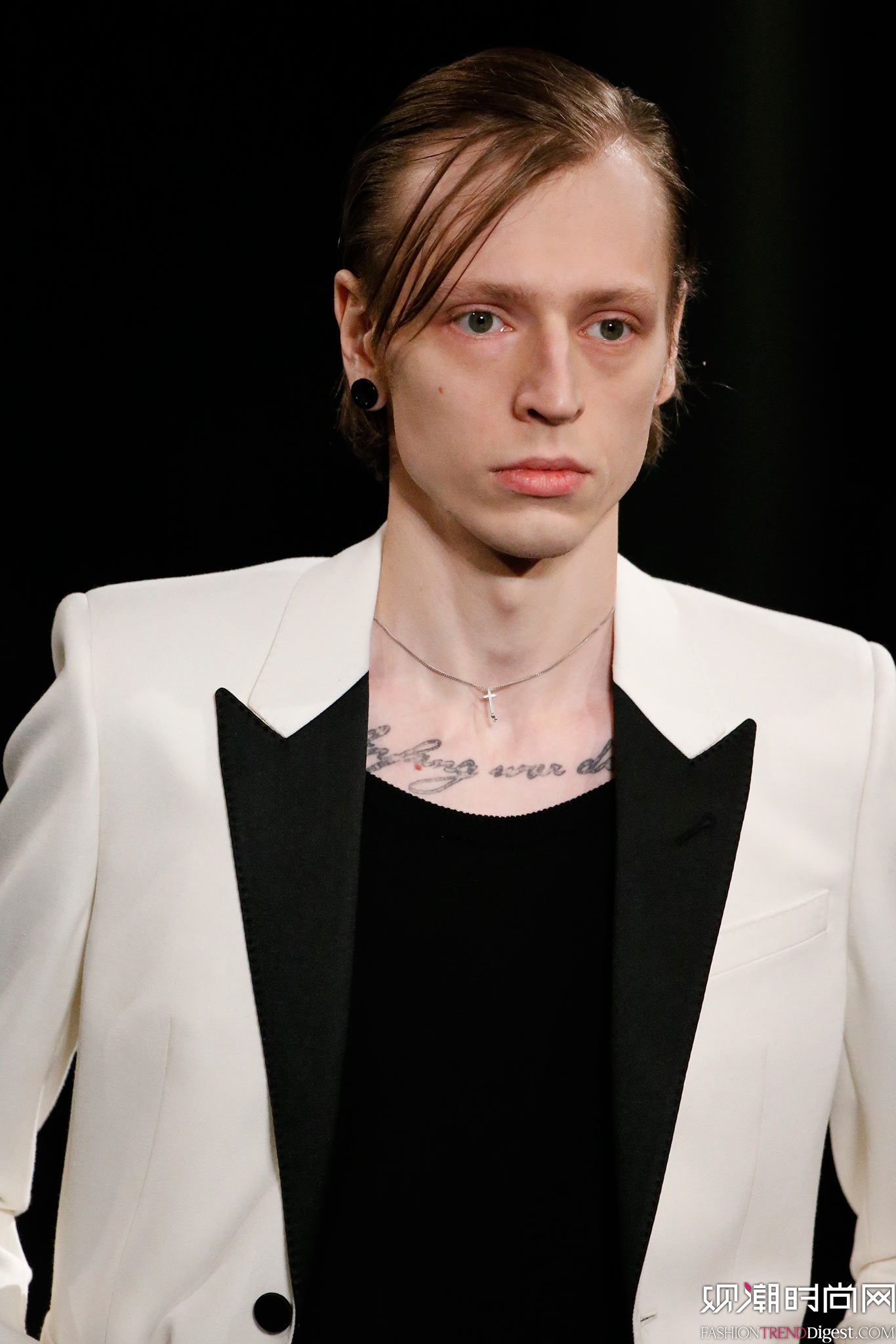 Saint Laurent 2015�ﶬ��װϵ���㳡����ͼƬ