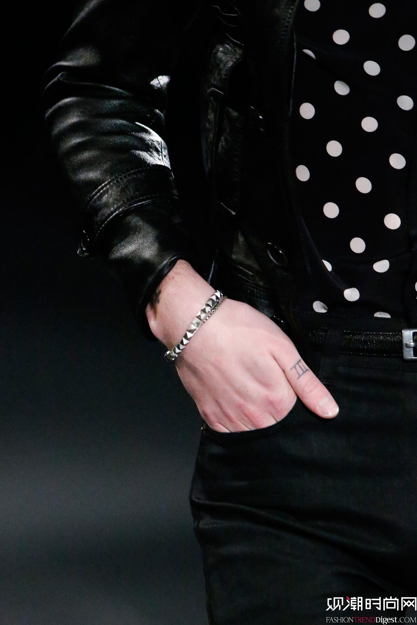 Saint Laurent 2015�ﶬ��װϵ���㳡����ͼƬ