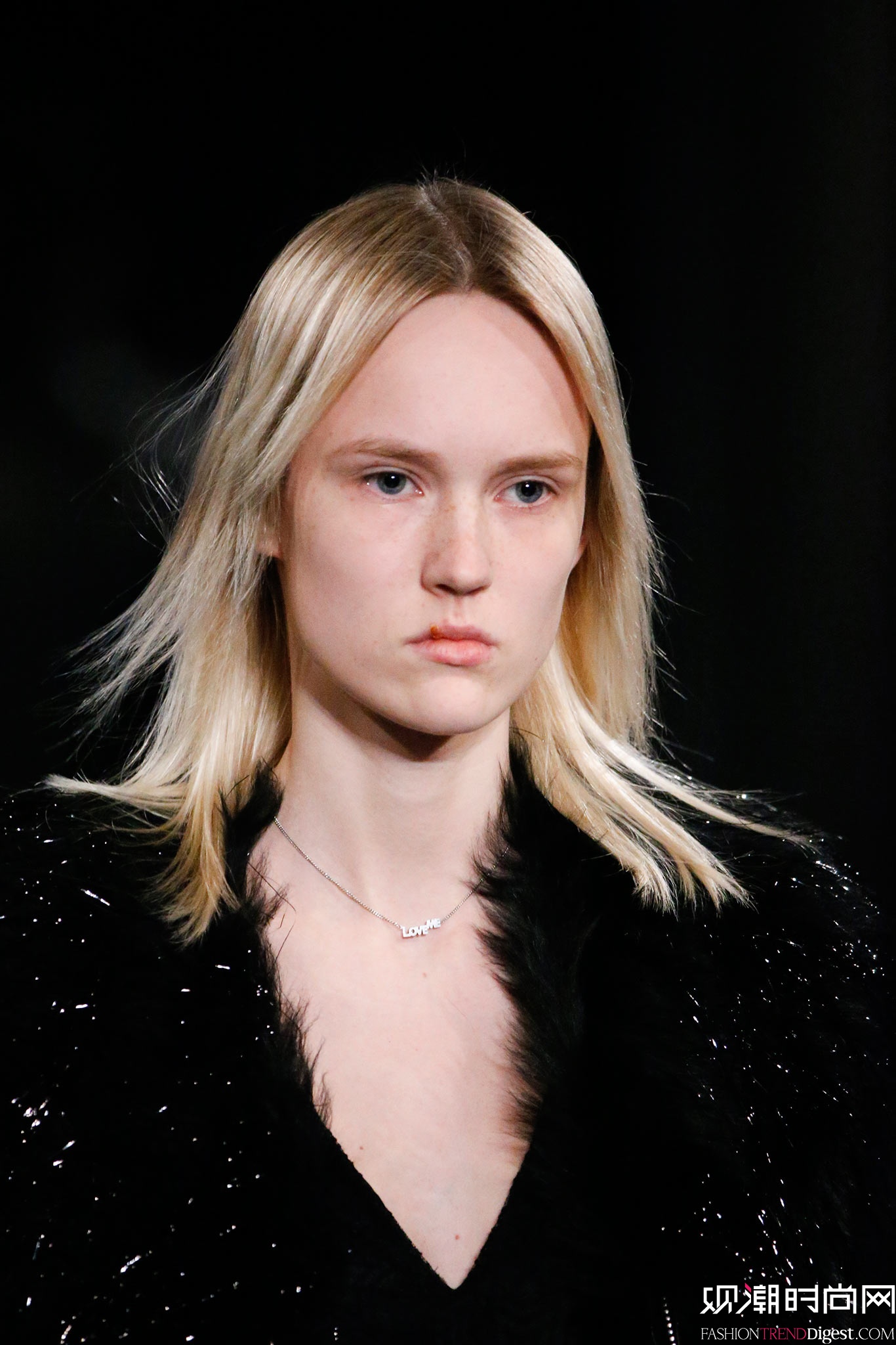 Saint Laurent 2015�ﶬ��װϵ���㳡����ͼƬ