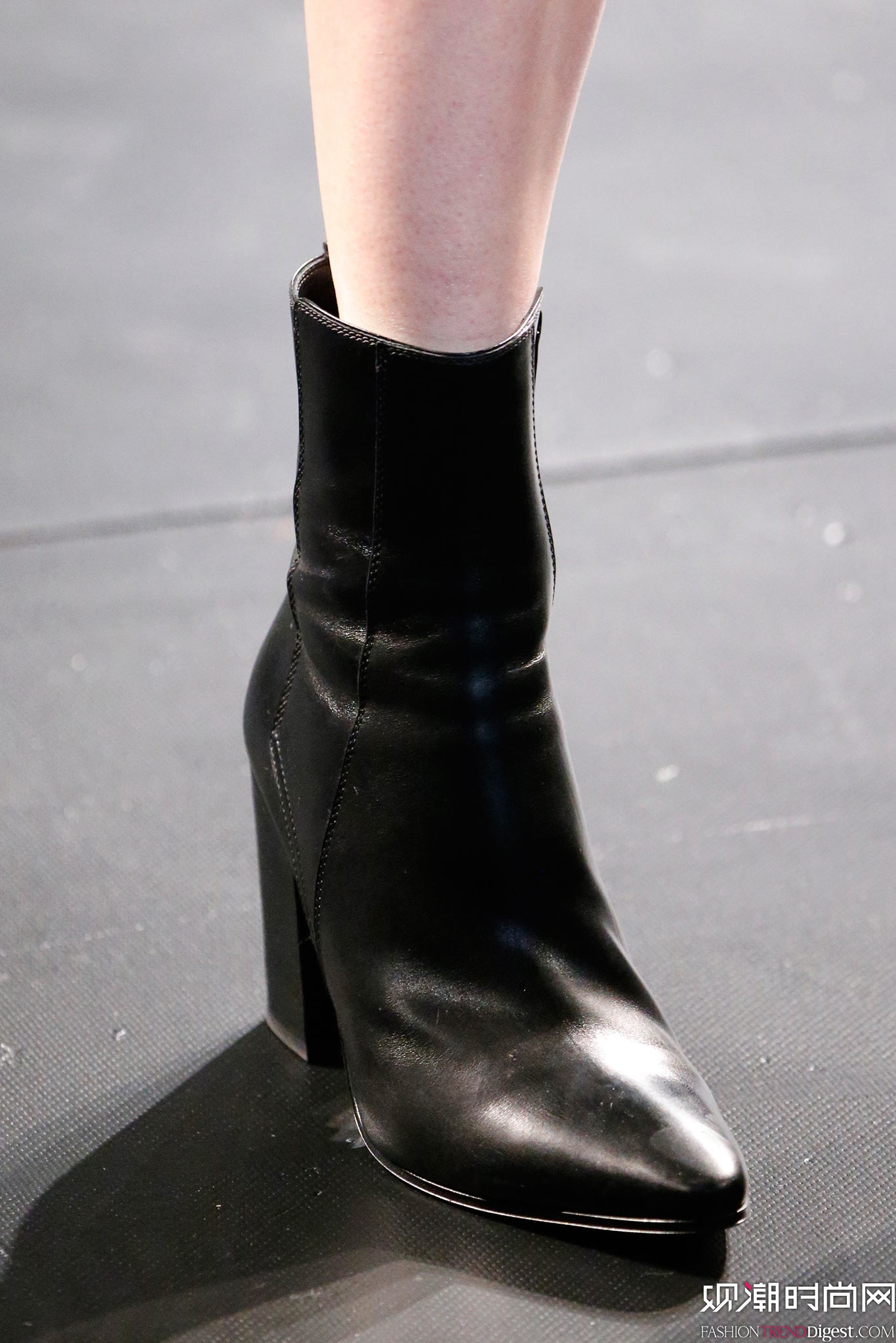 Saint Laurent 2015�ﶬ��װϵ���㳡����ͼƬ