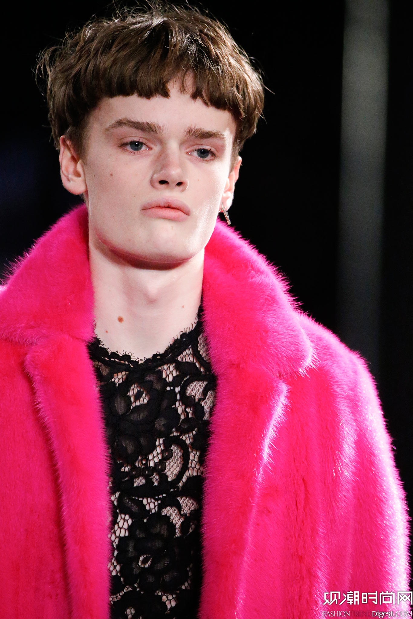 Saint Laurent 2015�ﶬ��װϵ���㳡����ͼƬ